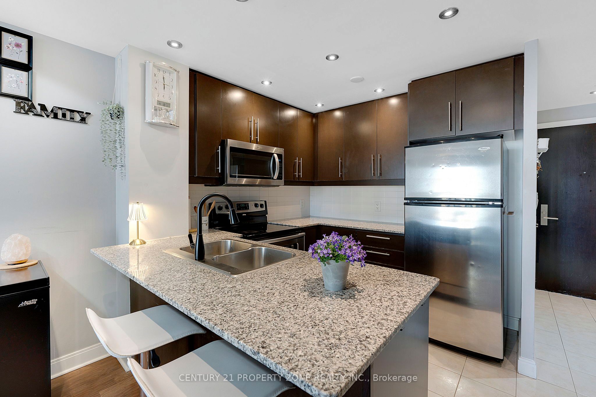 50 Absolute Avenue 1003 Property Photo 16