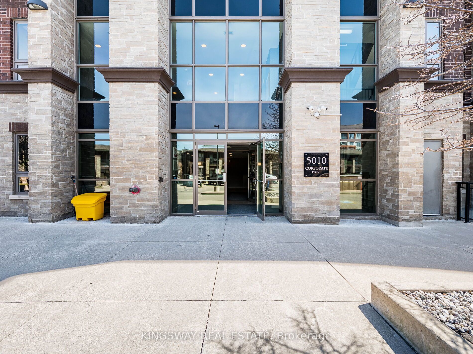 5010 Corporate Dr Property Photo 4