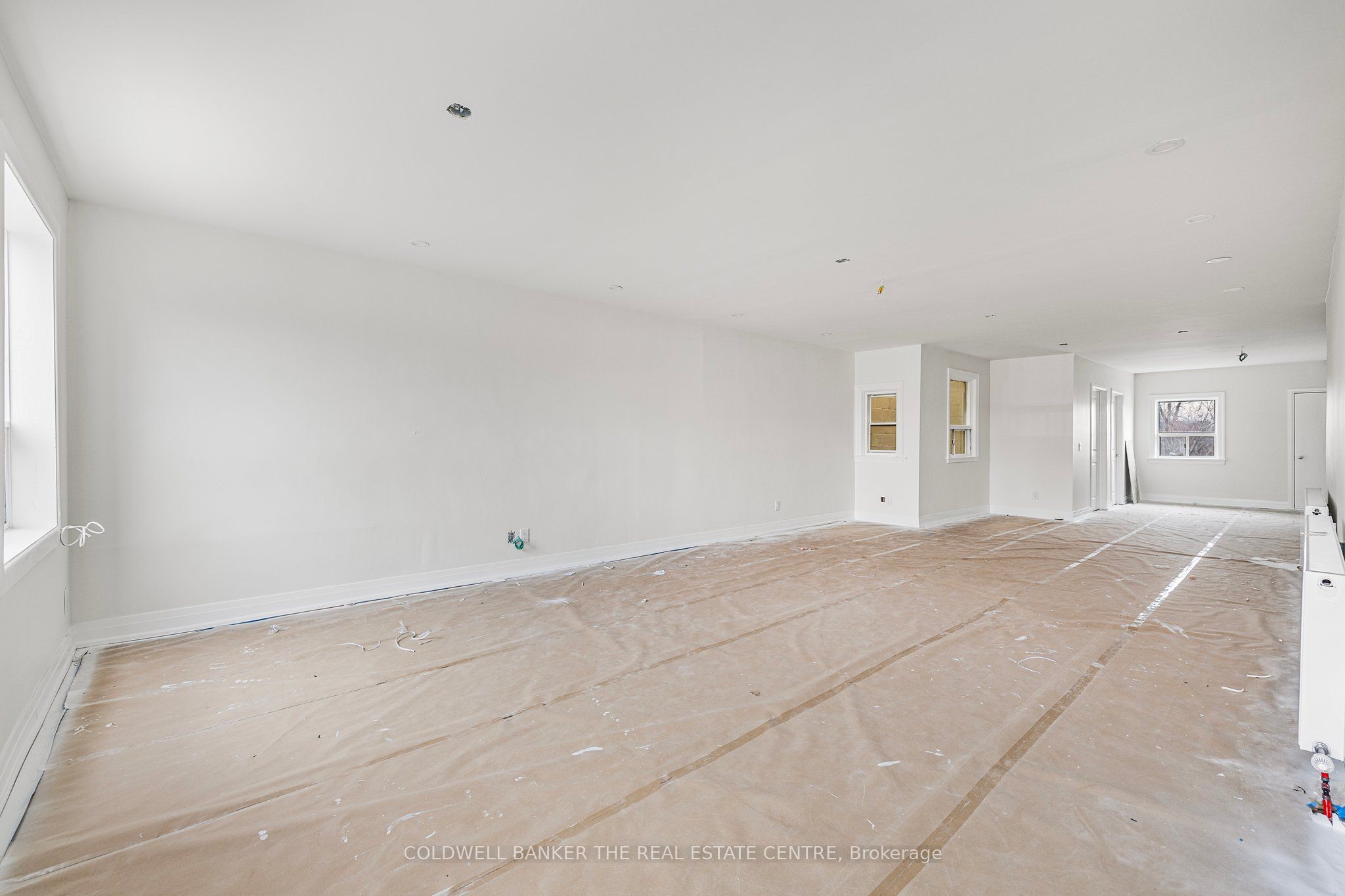 #2a - 2242 Eglinton Avenue Property Photo 3