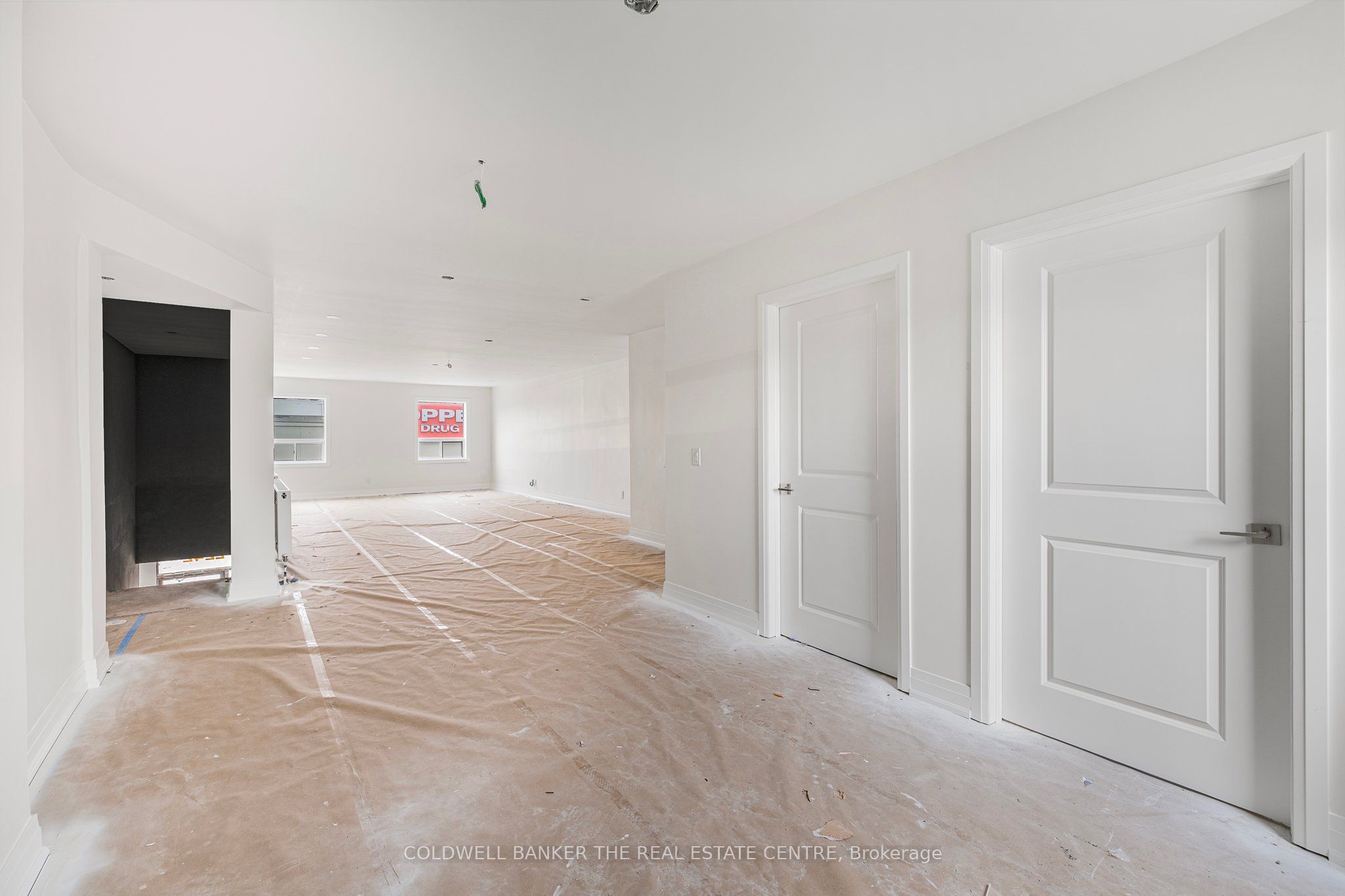 #2a - 2242 Eglinton Avenue Property Photo 4