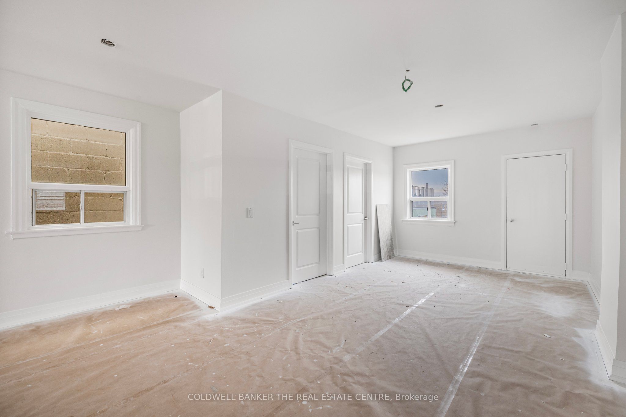 #2a - 2242 Eglinton Avenue Property Photo 5