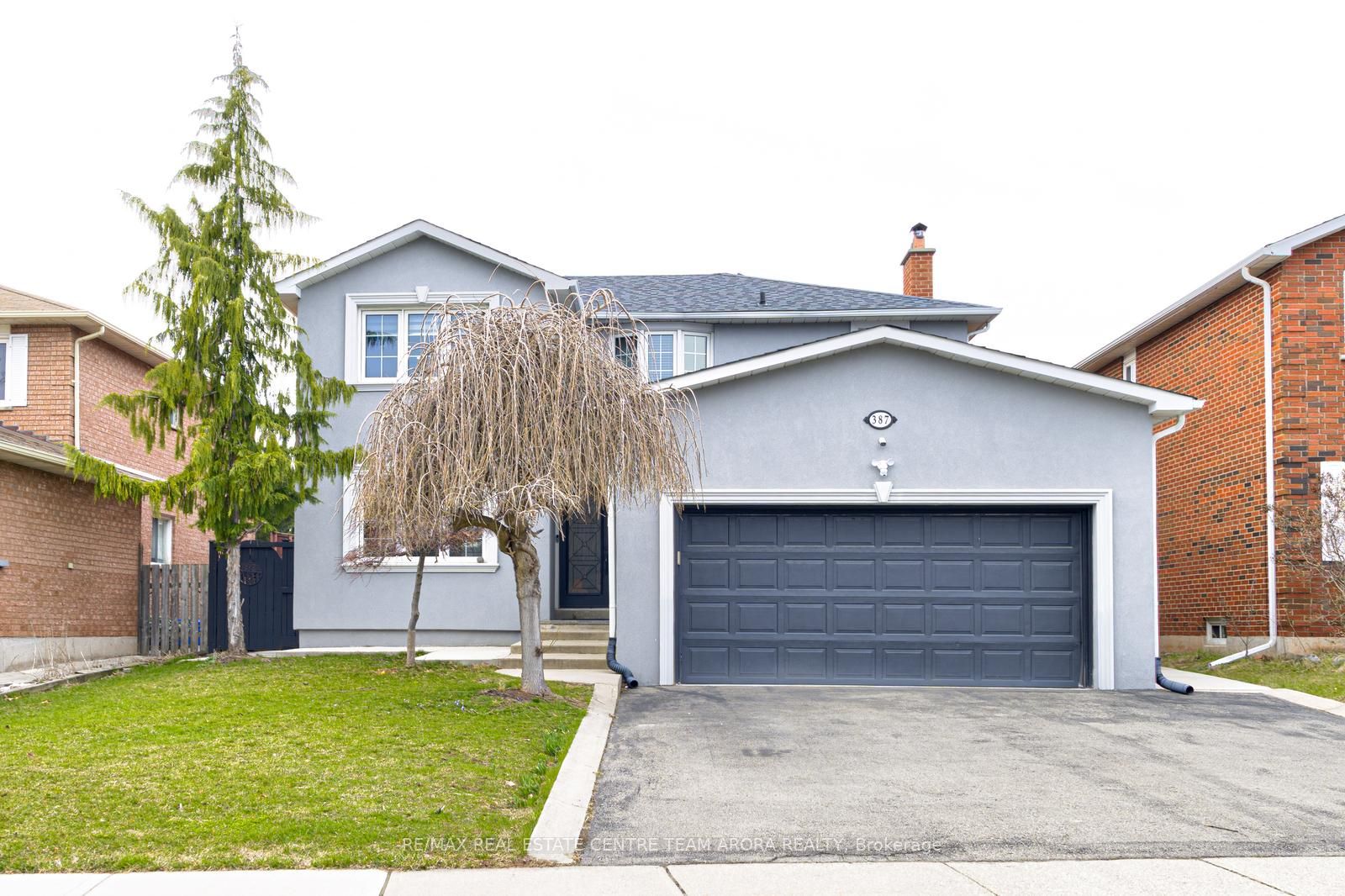 387 Glenashton Drive Property Photo 1