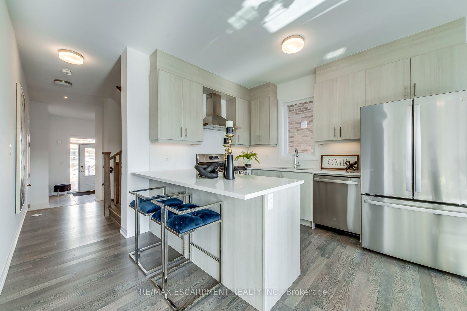 3262 Crystal Dr Property Photo 7