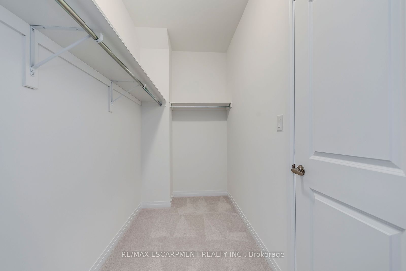 3262 Crystal Dr Property Photo 21