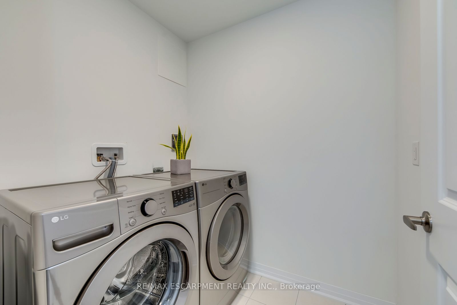 3262 Crystal Dr Property Photo 29