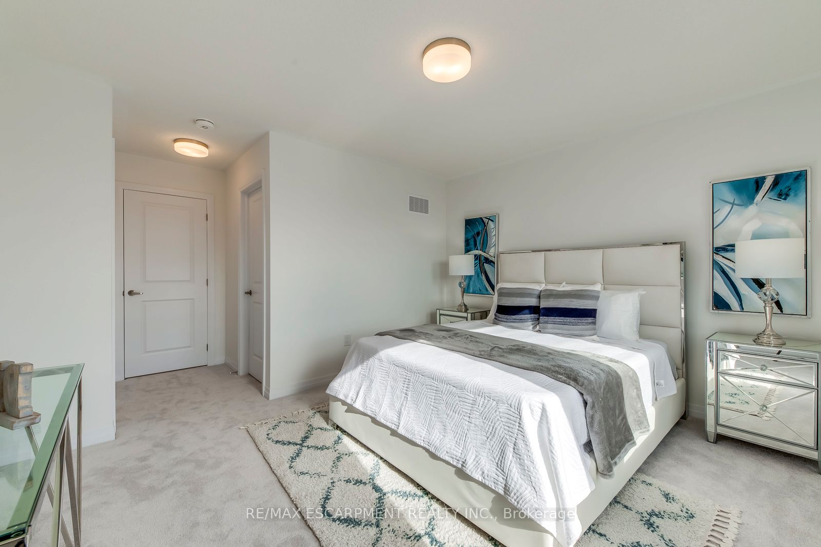 3262 Crystal Dr Property Photo 33