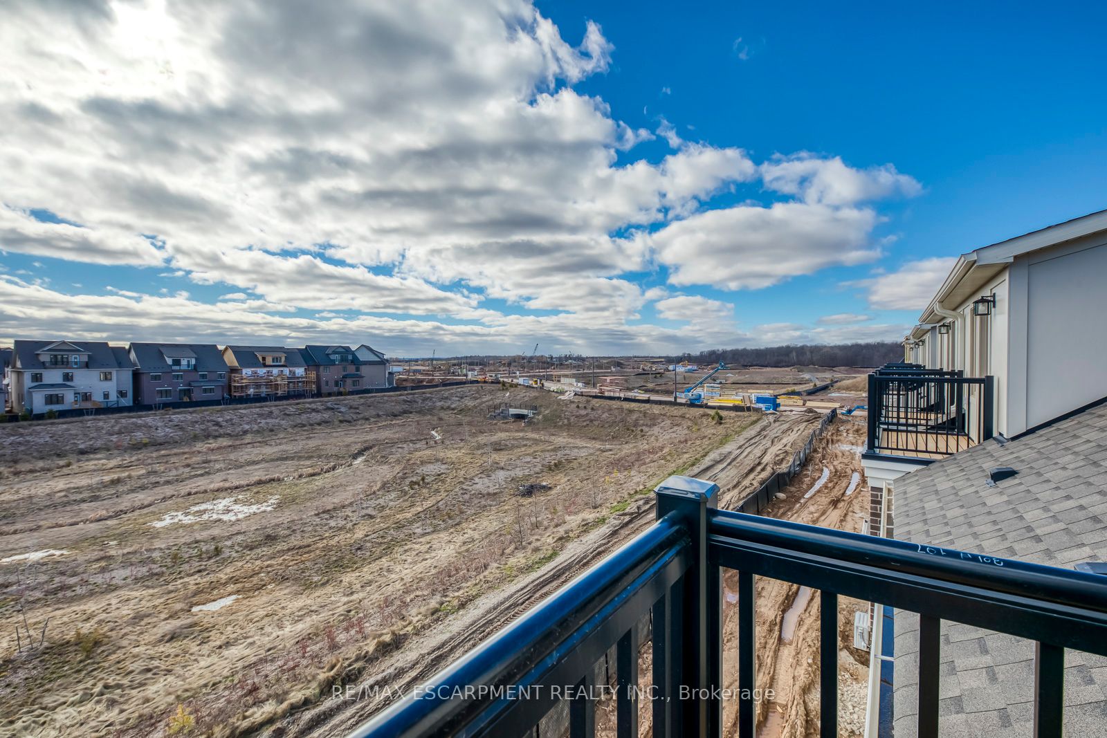 3262 Crystal Dr Property Photo 38