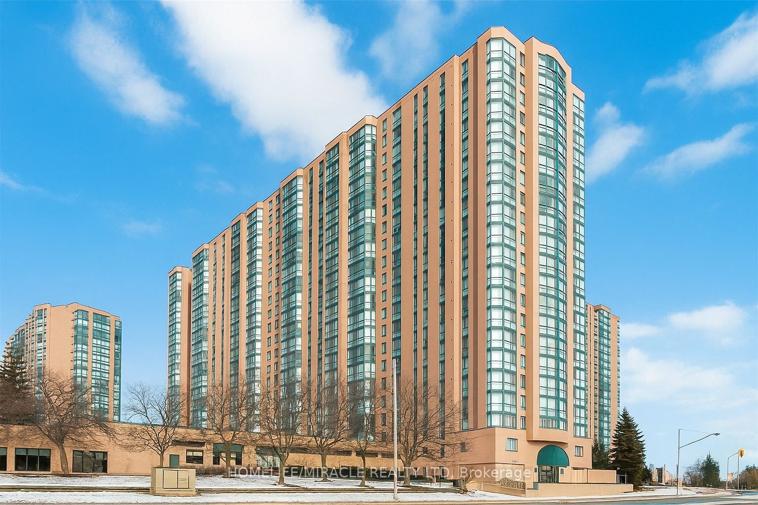 #1715 - 145 Hillcrest Avenue Property Photo 1