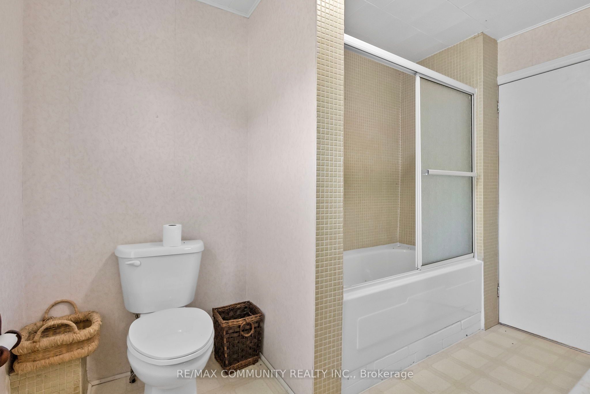 9850 Columbia Way Property Photo 20