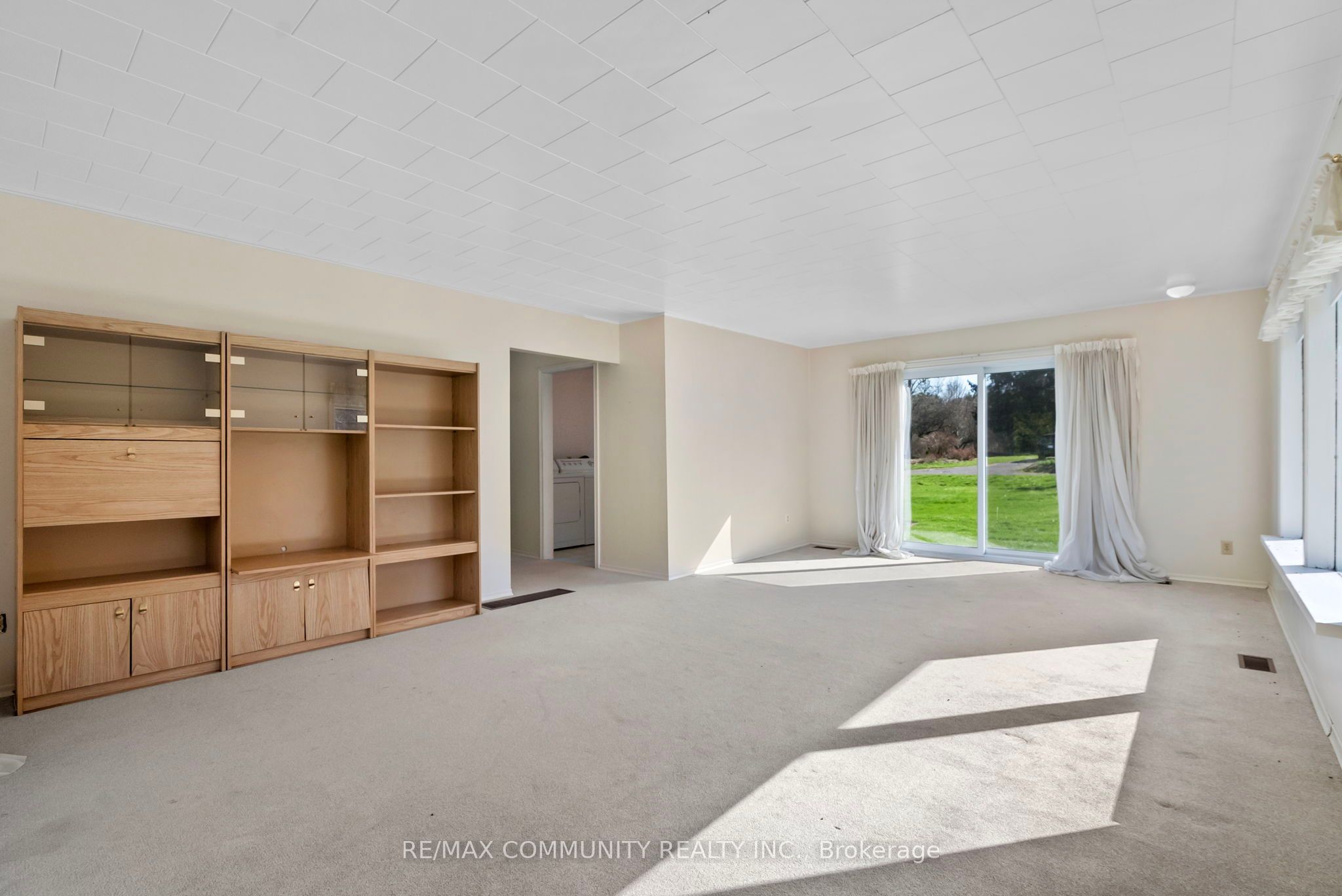 9850 Columbia Way Property Photo 23