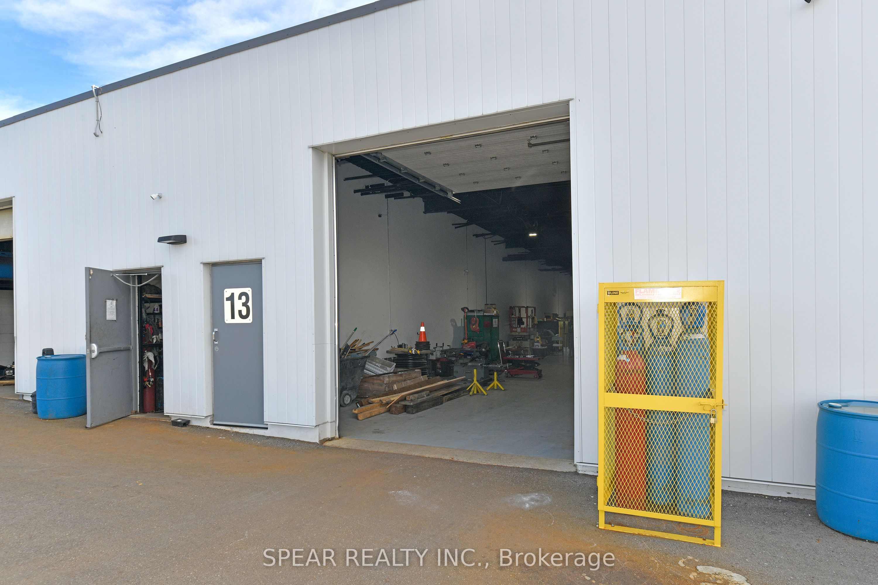 35 Stoffel Drive W 13 Property Photo 2