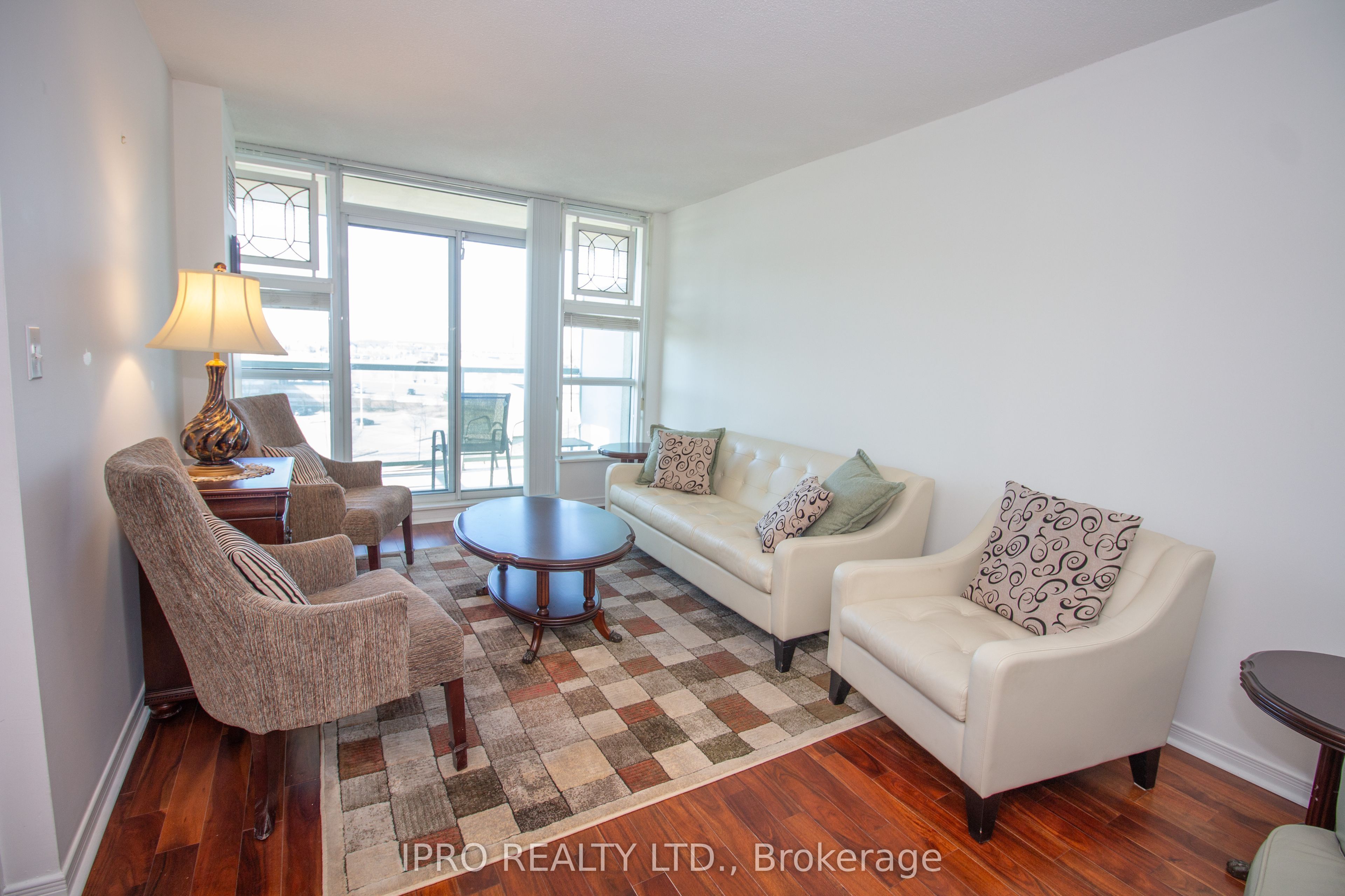 2545 Erin Centre Boulevard 806 Property Photo 2