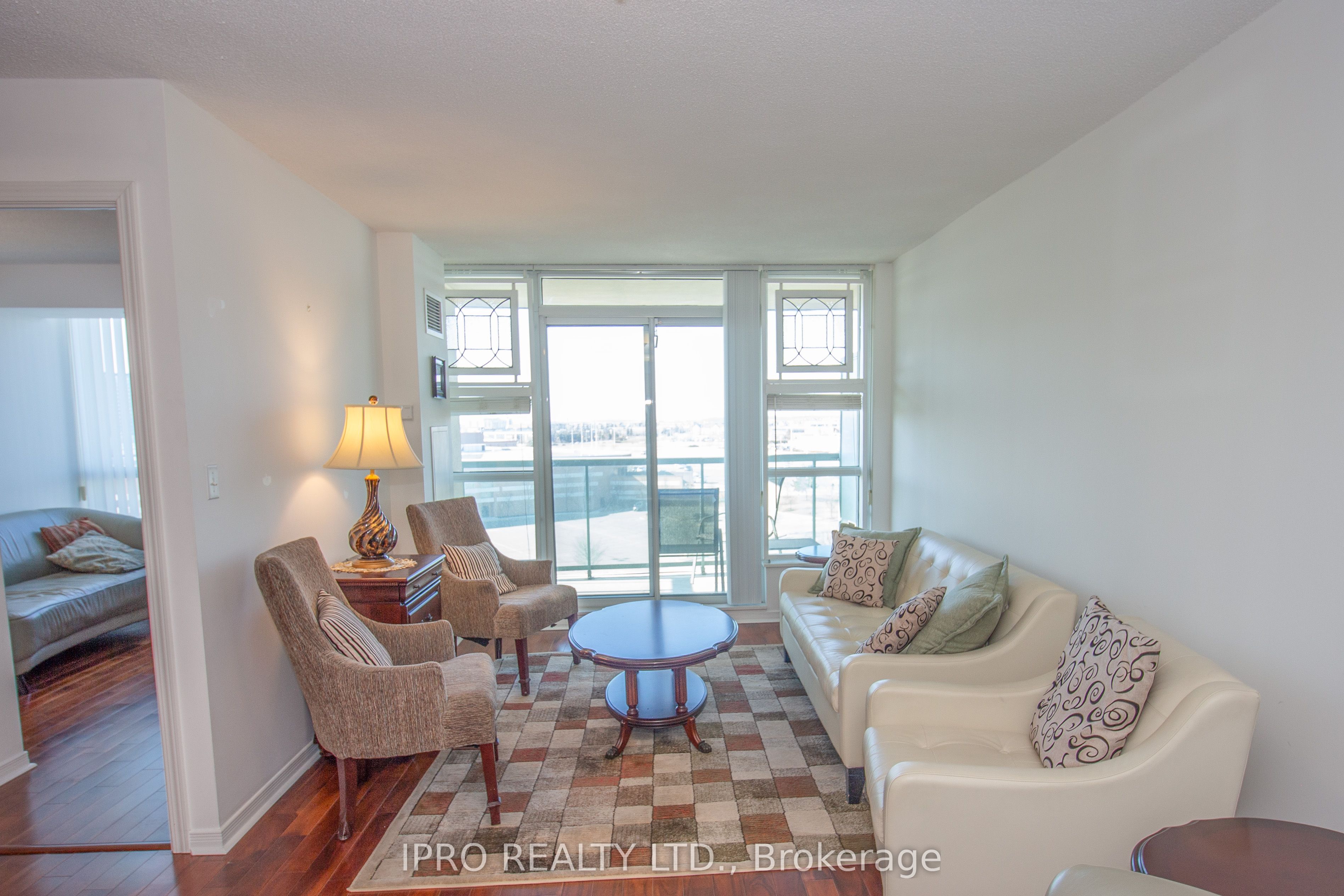 2545 Erin Centre Boulevard 806 Property Photo 4