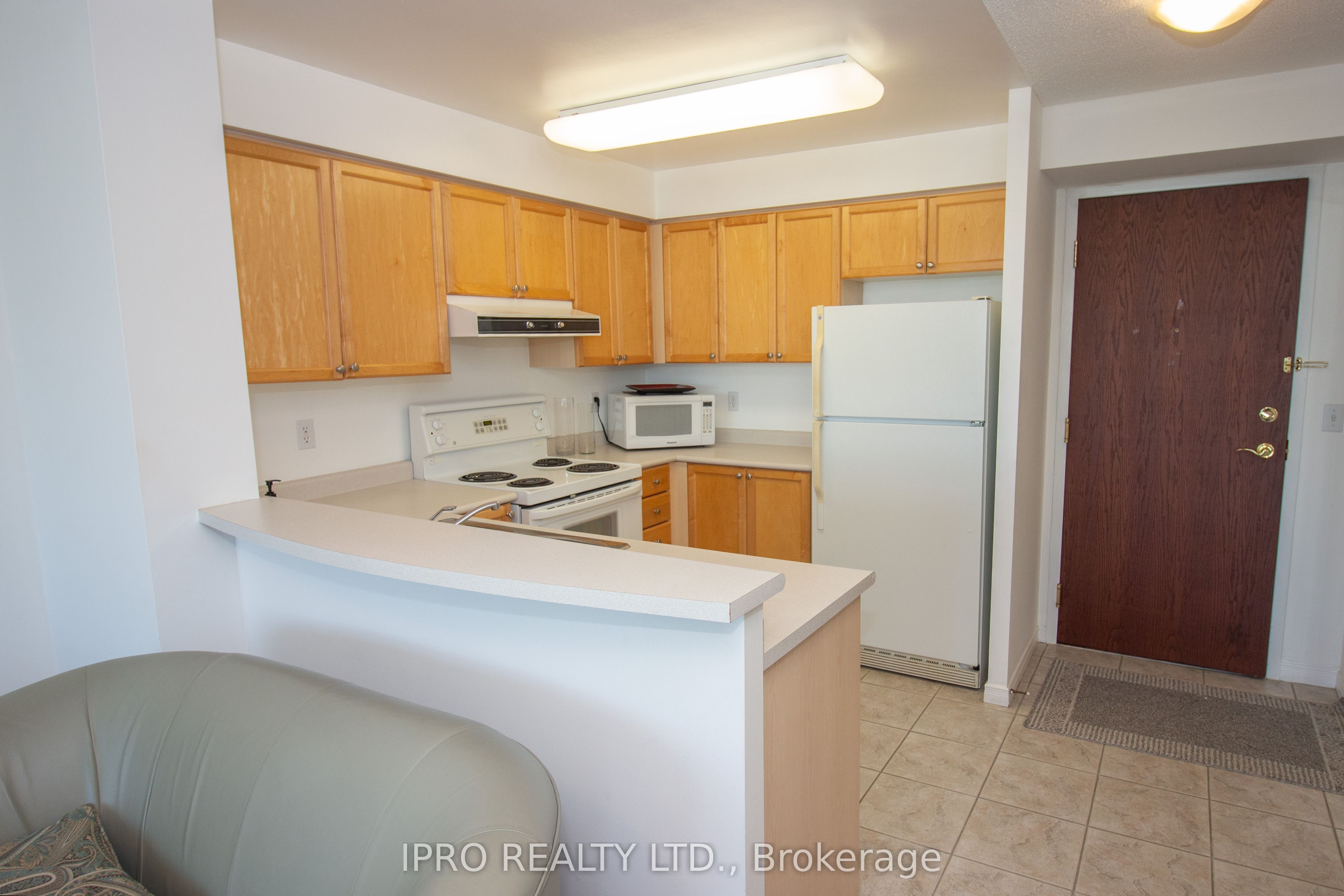 2545 Erin Centre Boulevard 806 Property Photo 5
