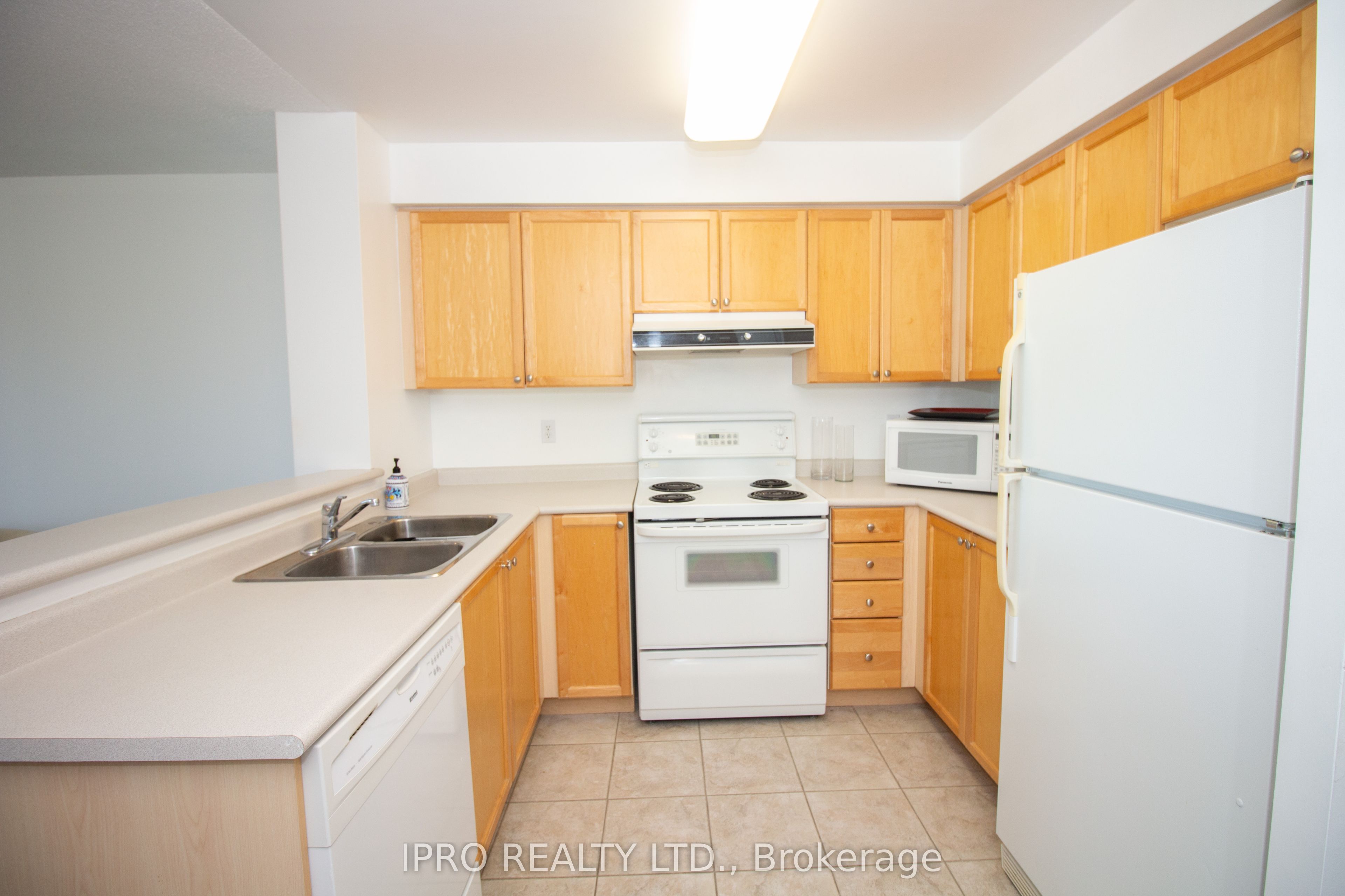 2545 Erin Centre Boulevard 806 Property Photo 6