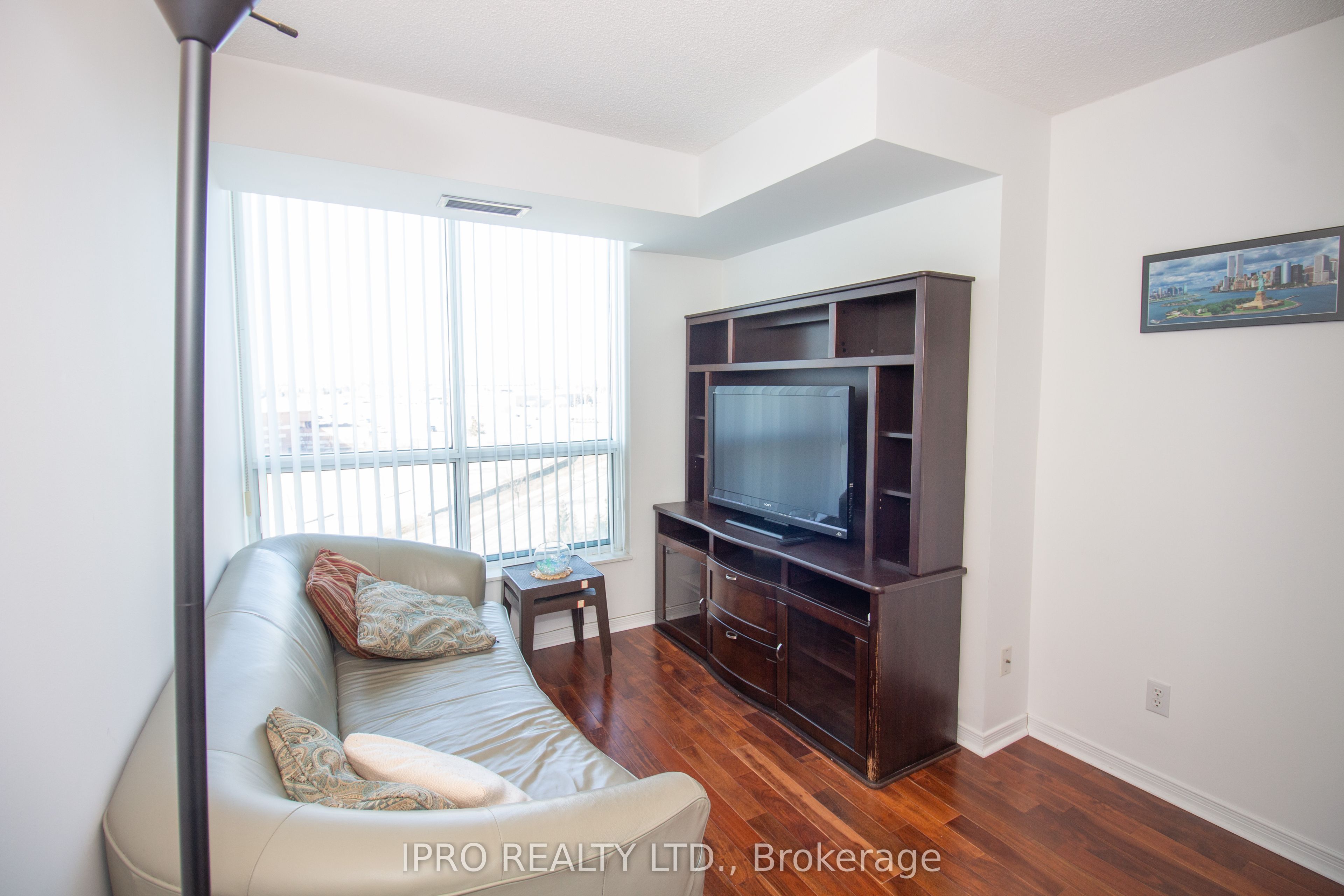 2545 Erin Centre Boulevard 806 Property Photo 11
