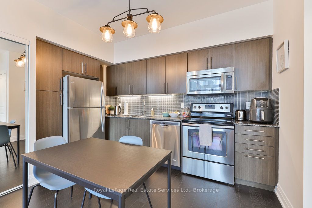 65 Speers Rd Property Photo 14