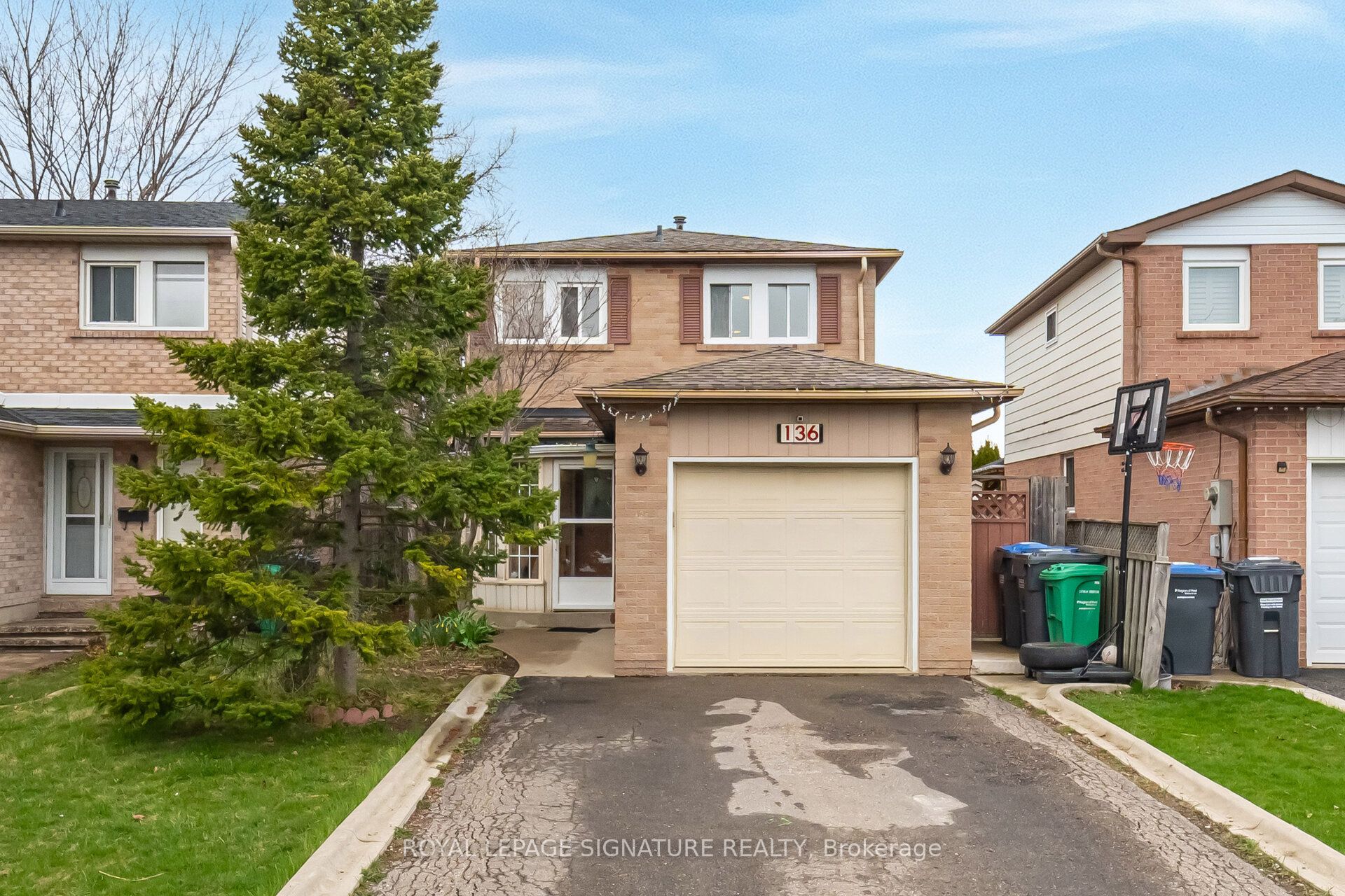 136 Martindale Crescent Property Photo 1