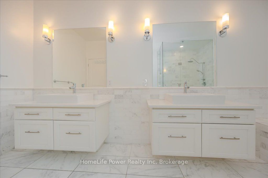 1 Hurontario Street 2001 Property Photo 26