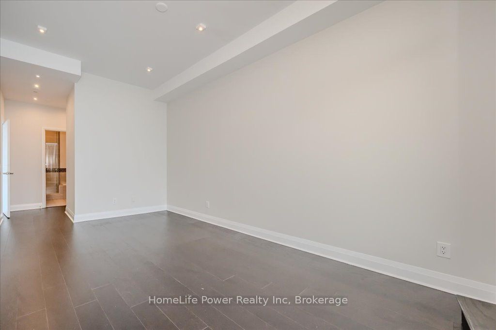 1 Hurontario Street 2001 Property Photo 29