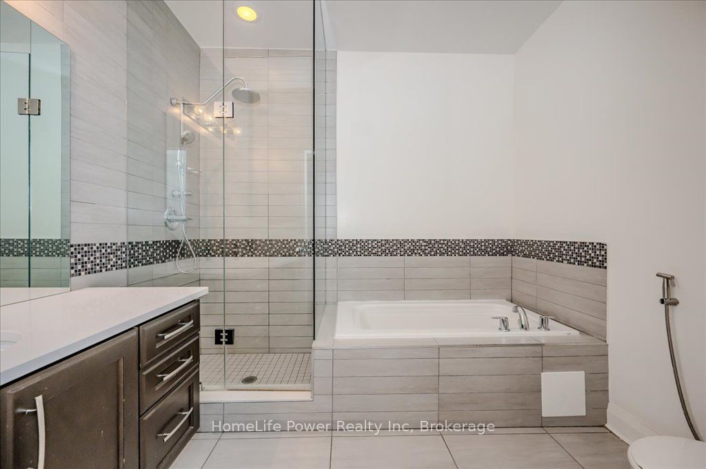 1 Hurontario Street 2001 Property Photo 32