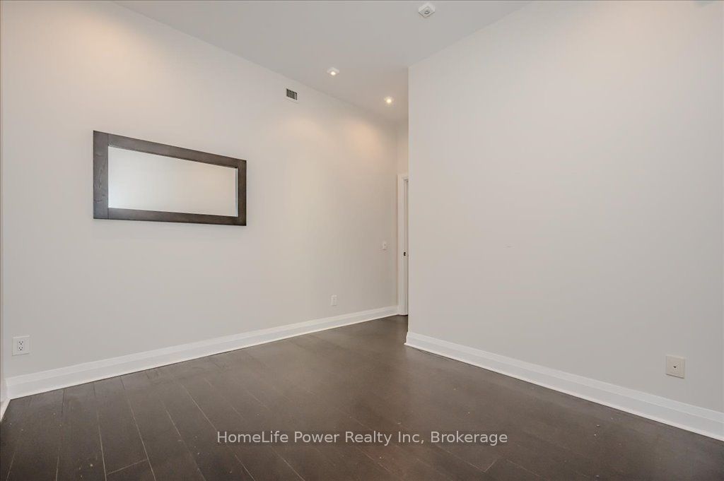 1 Hurontario Street 2001 Property Photo 34