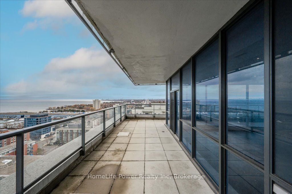 1 Hurontario Street 2001 Property Photo 35