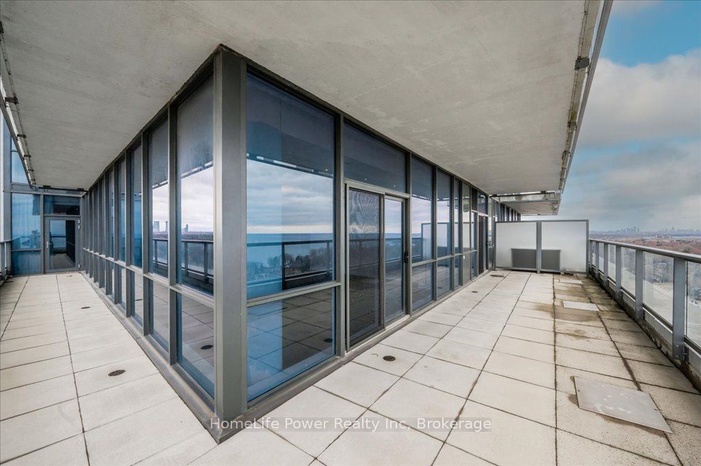 1 Hurontario Street 2001 Property Photo 37