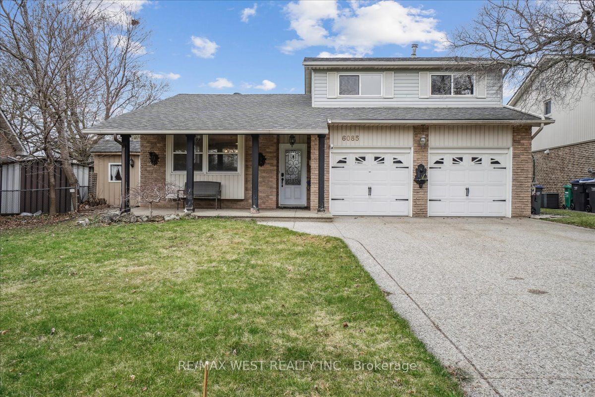 6085 Starfield Crescent Property Photo 1