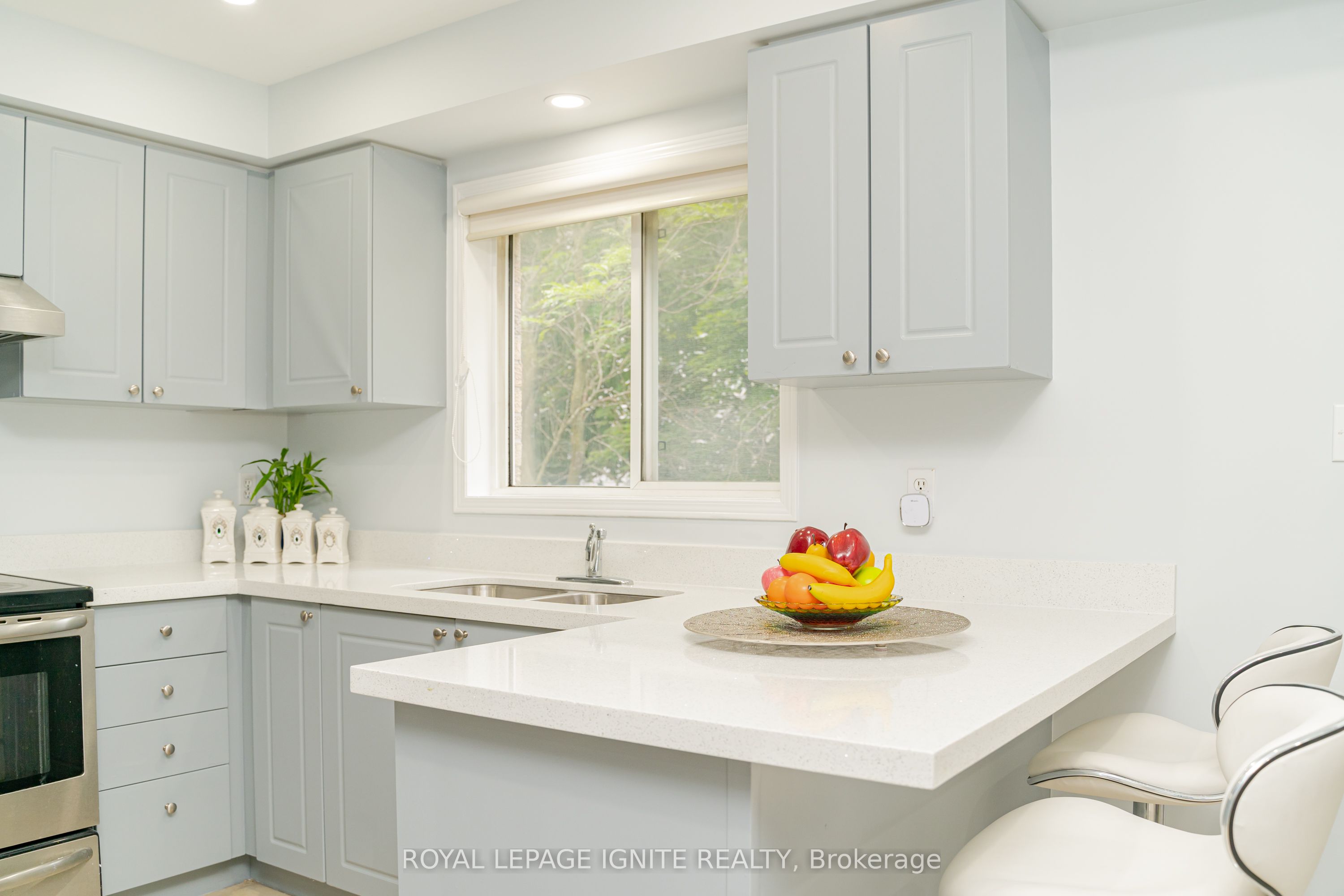 1480 Britannia Road W 14 Property Photo 16