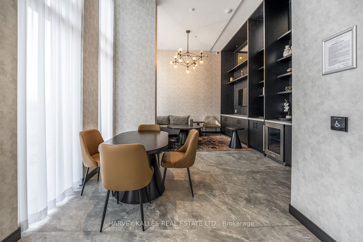 #805 - 3005 Pine Glen Road Property Photo 4