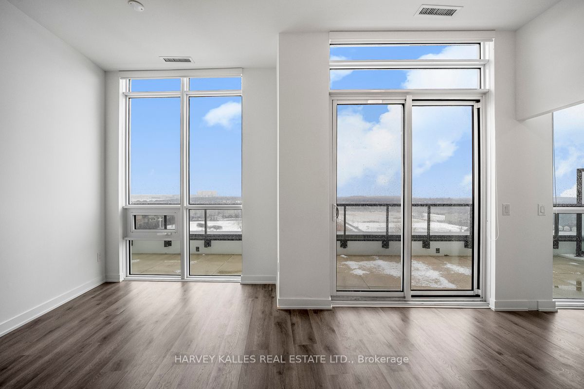 #805 - 3005 Pine Glen Road Property Photo 12