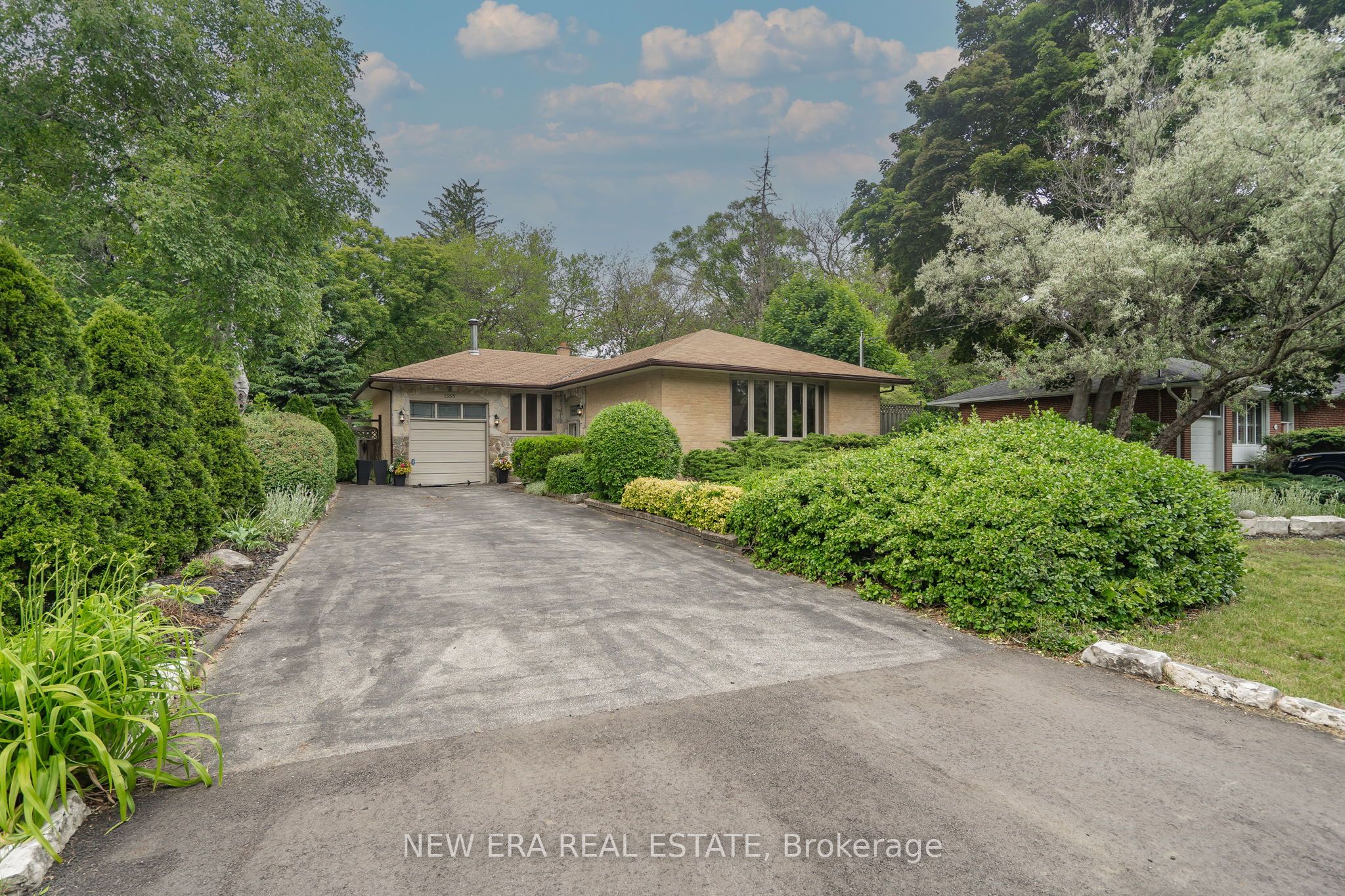 1553 Wembury Road Property Photo 1