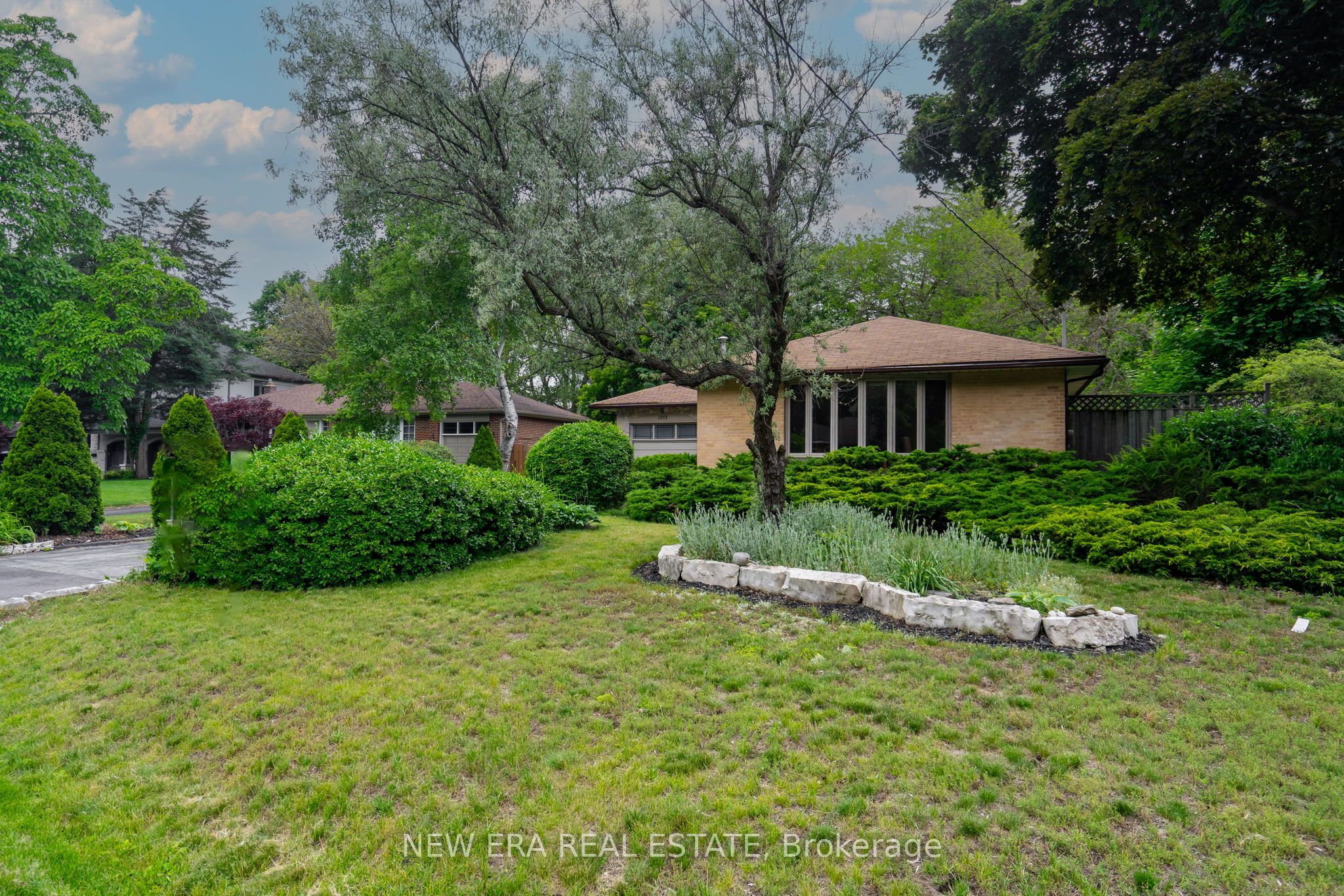 1553 Wembury Road Property Photo 2