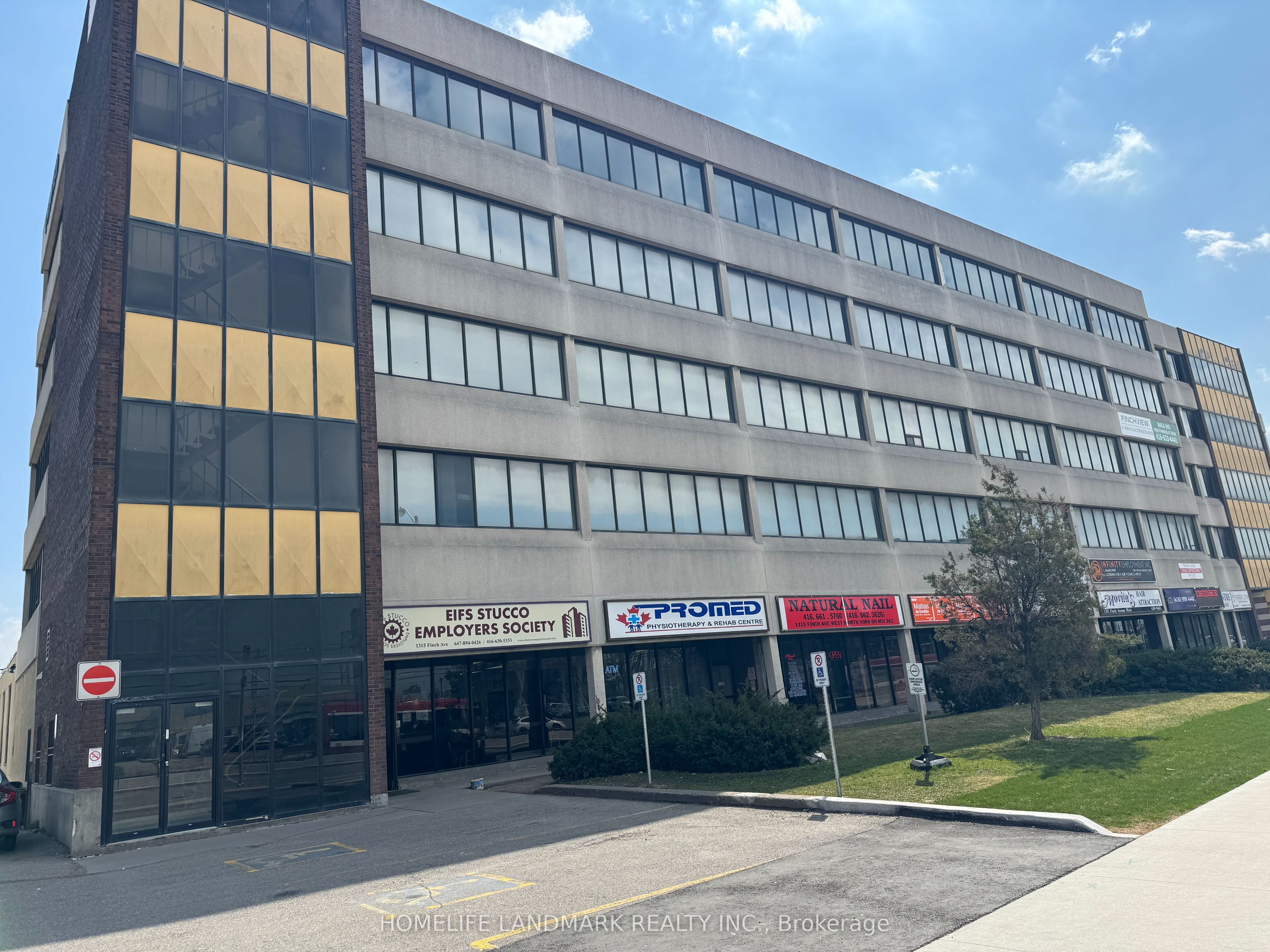 1315 Finch Avenue W Property Photo 1