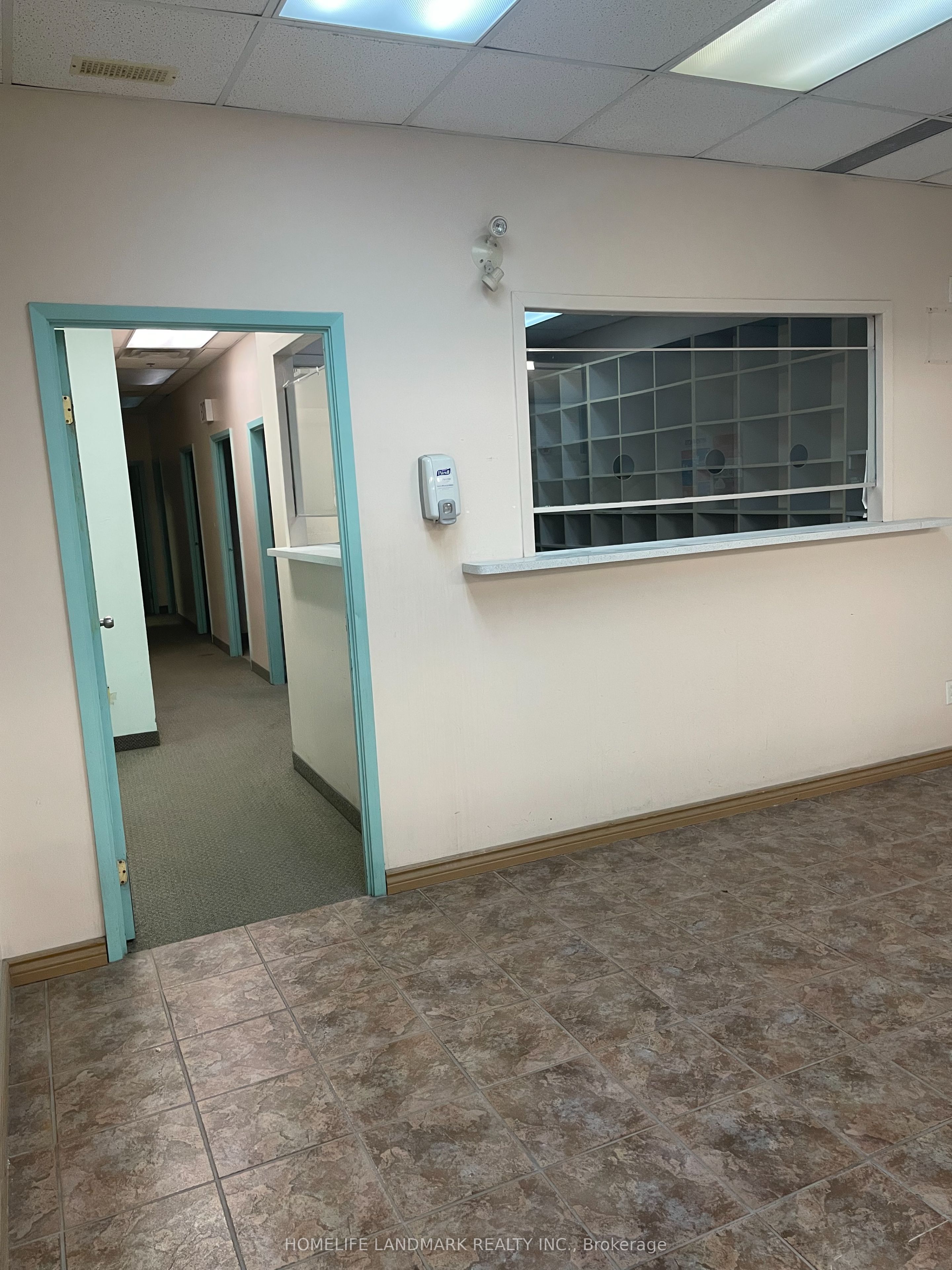 1315 Finch Avenue W Property Photo 3