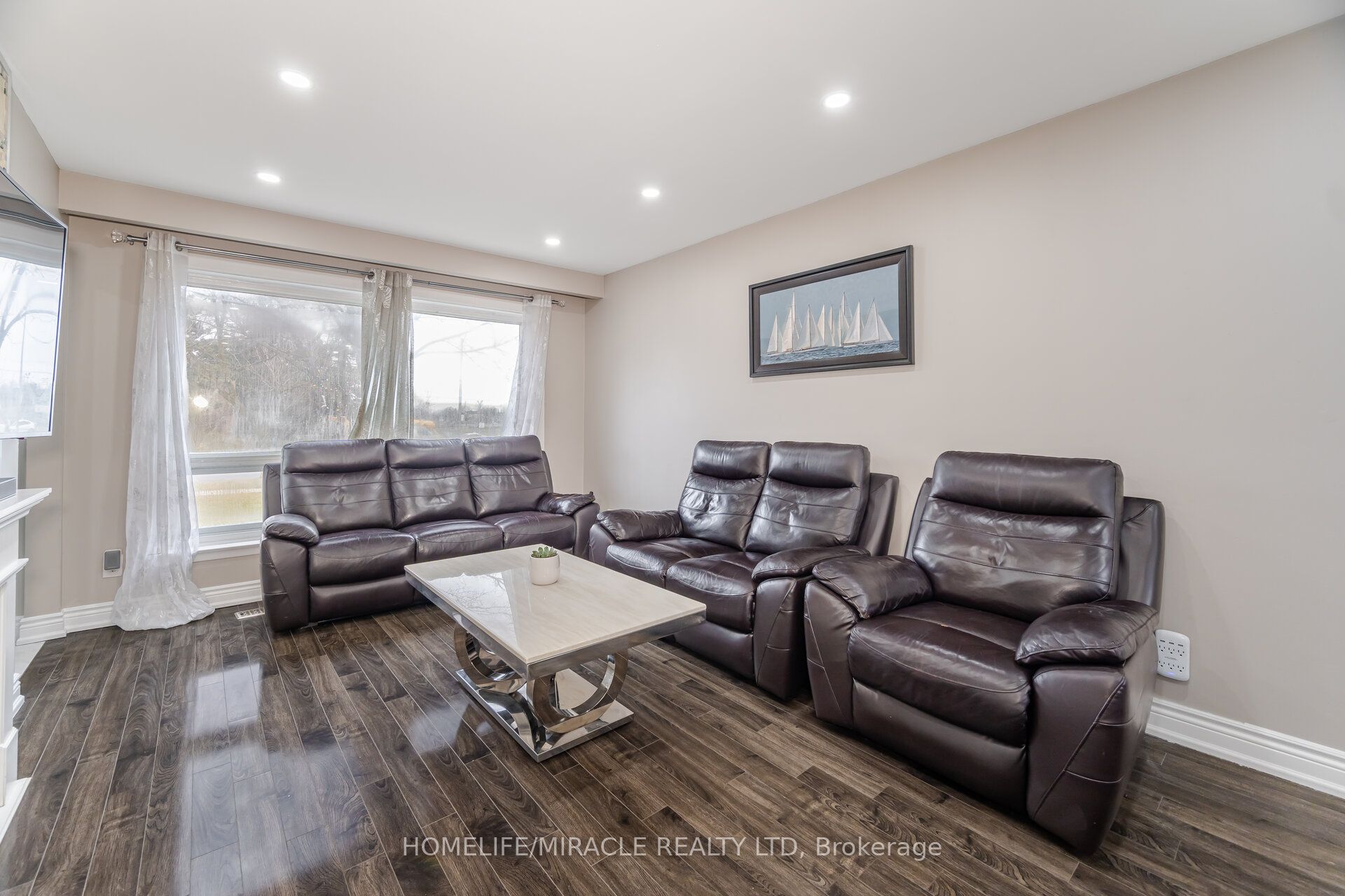 345 Silverstone Drive Property Photo 8