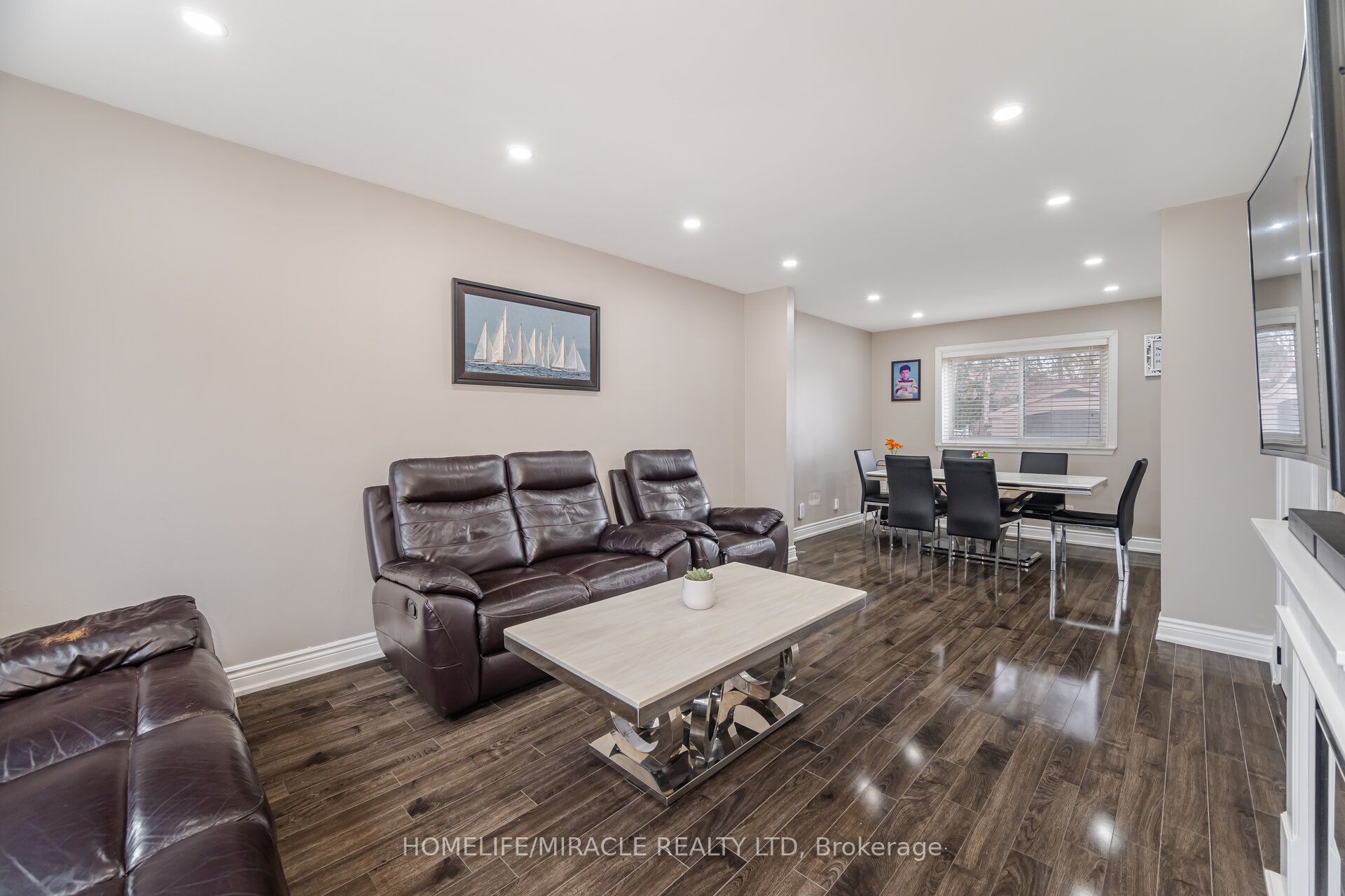 345 Silverstone Drive Property Photo 9