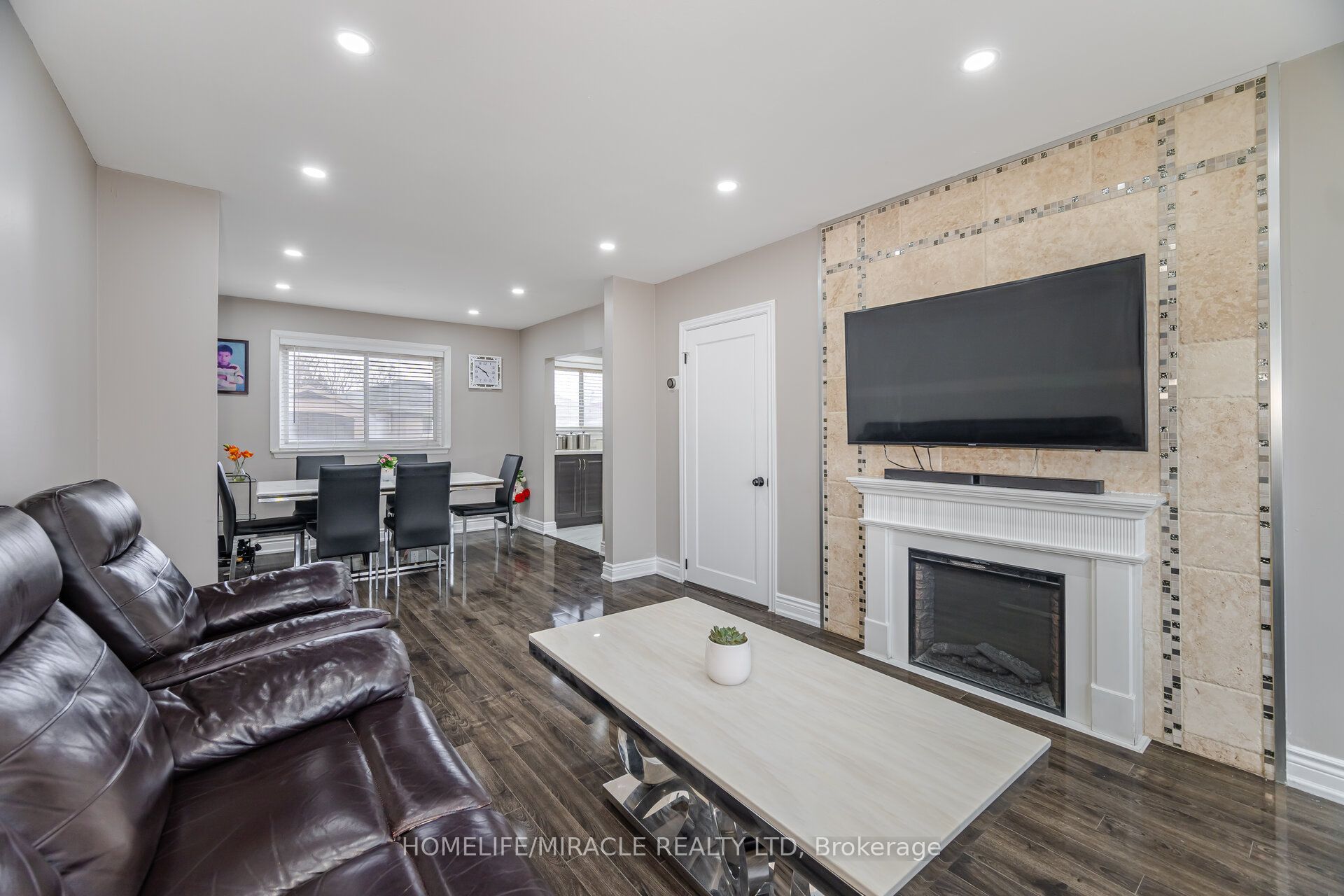 345 Silverstone Drive Property Photo 10