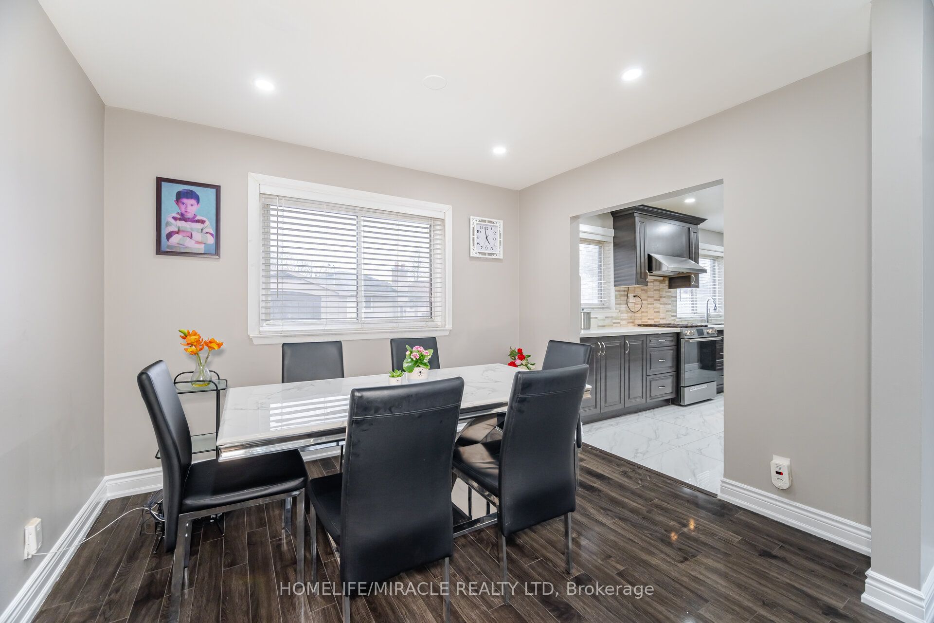345 Silverstone Drive Property Photo 11