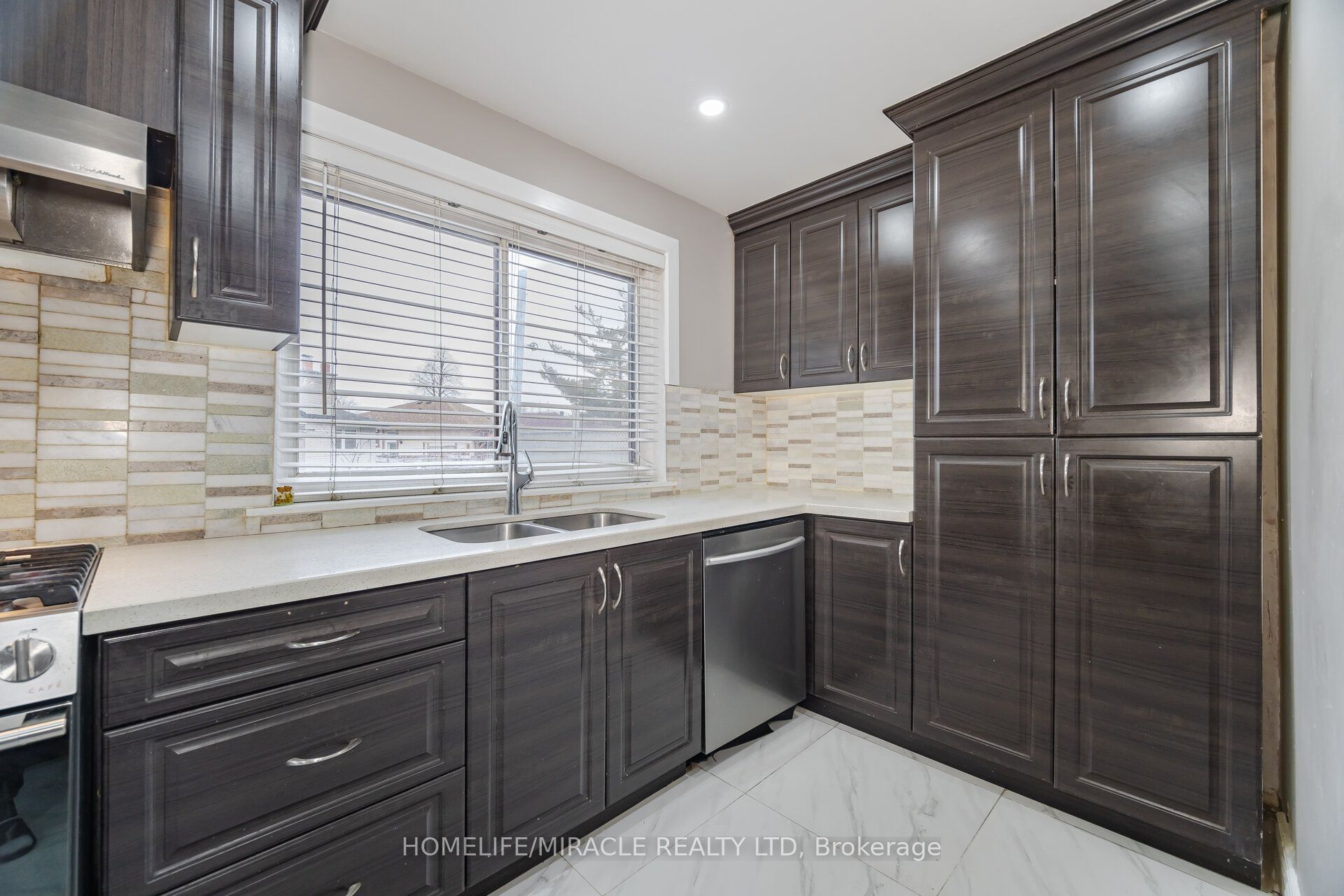 345 Silverstone Drive Property Photo 14