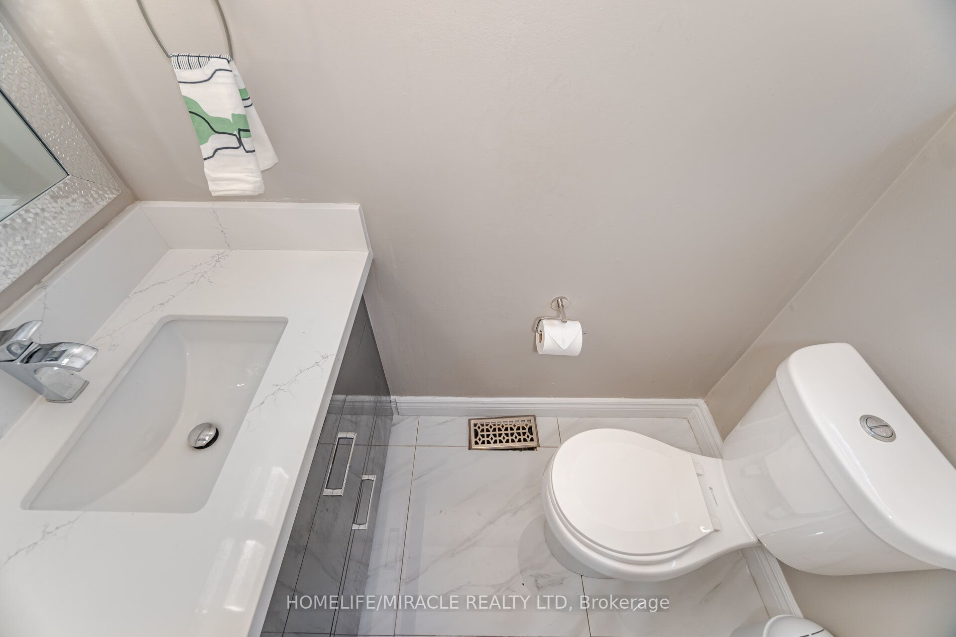 345 Silverstone Drive Property Photo 18