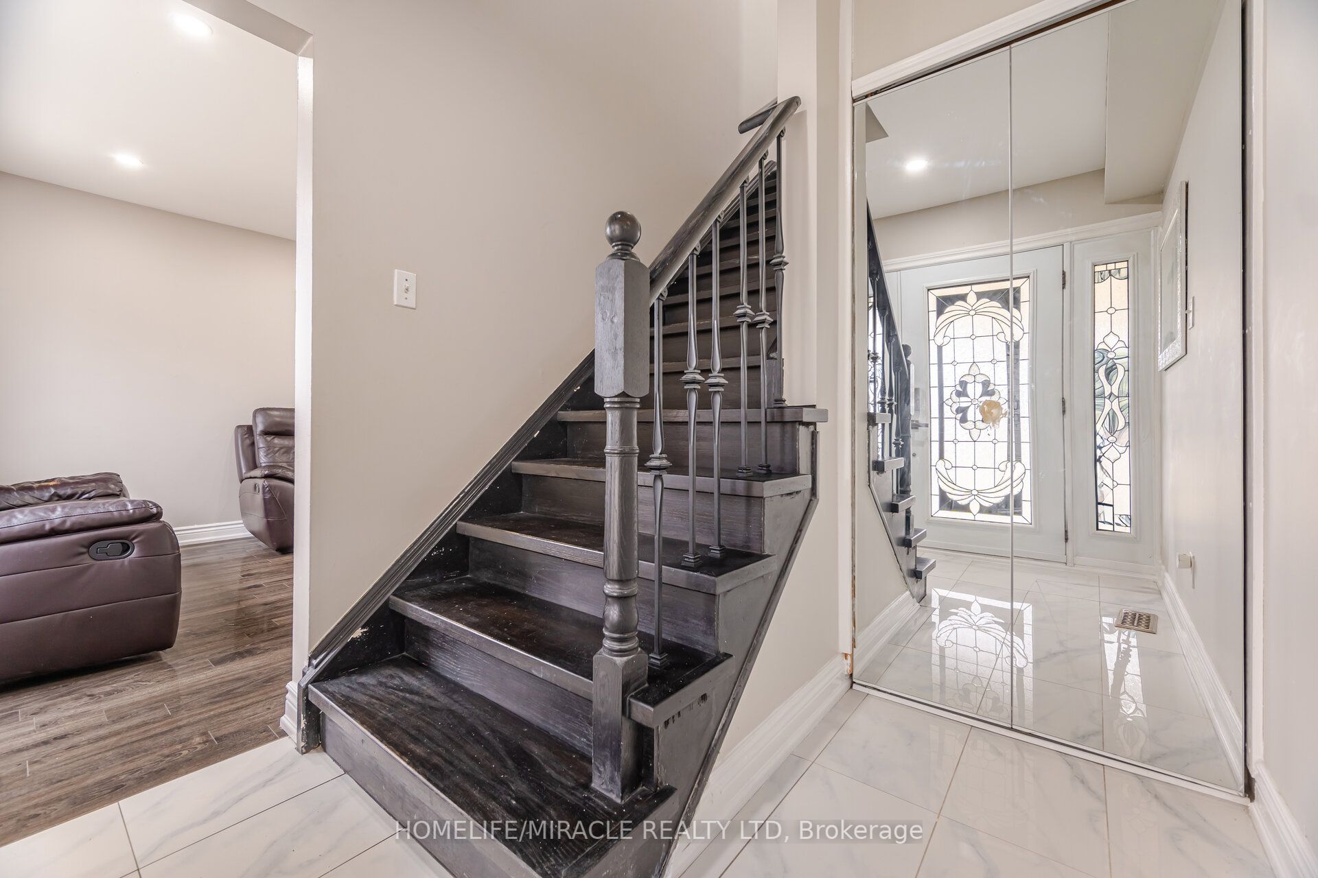 345 Silverstone Drive Property Photo 20