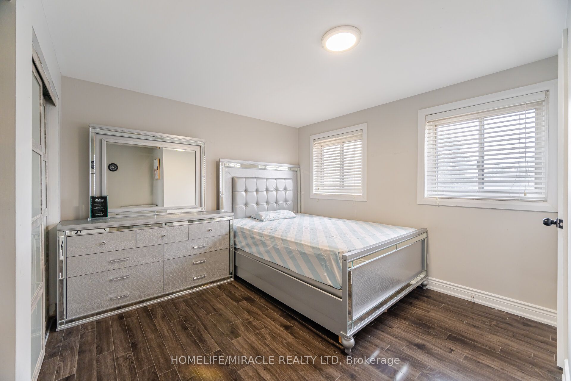 345 Silverstone Drive Property Photo 22