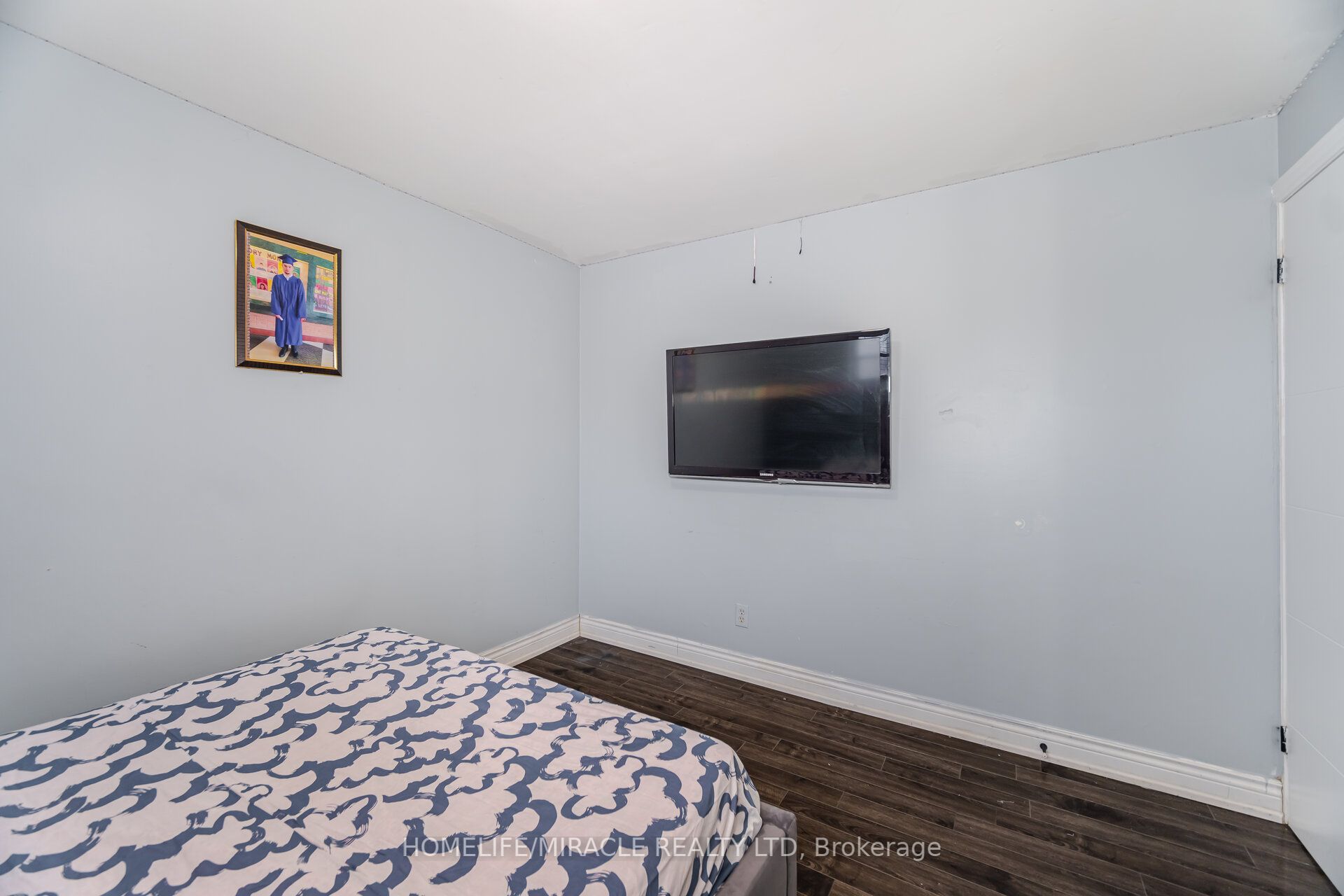 345 Silverstone Drive Property Photo 28