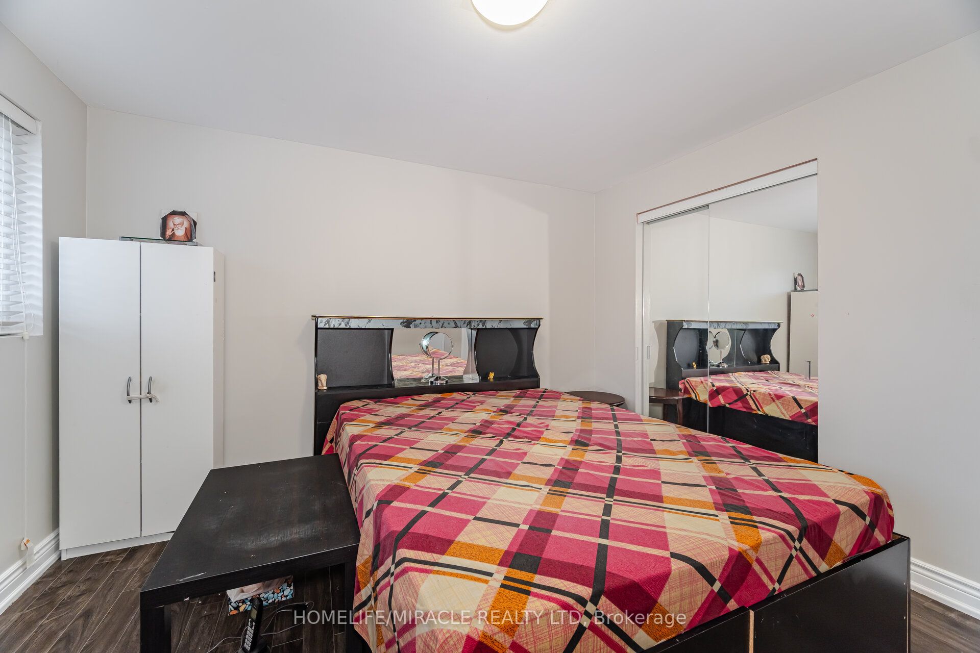 345 Silverstone Drive Property Photo 32