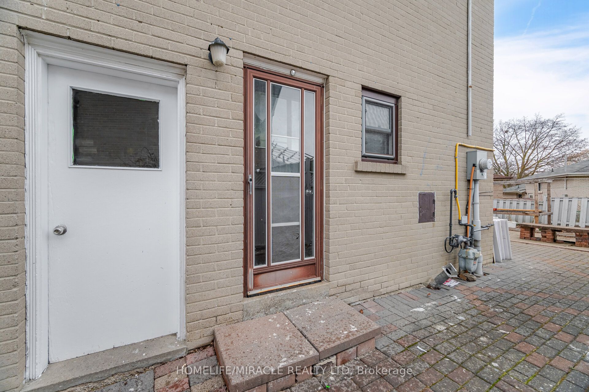 345 Silverstone Drive Property Photo 34