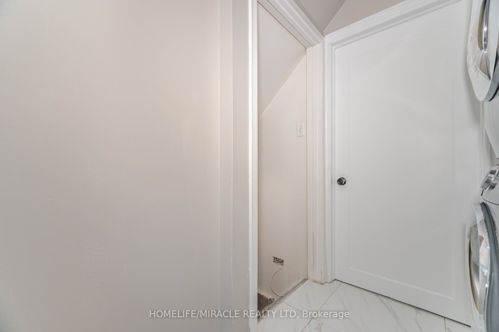 345 Silverstone Drive Property Photo 36