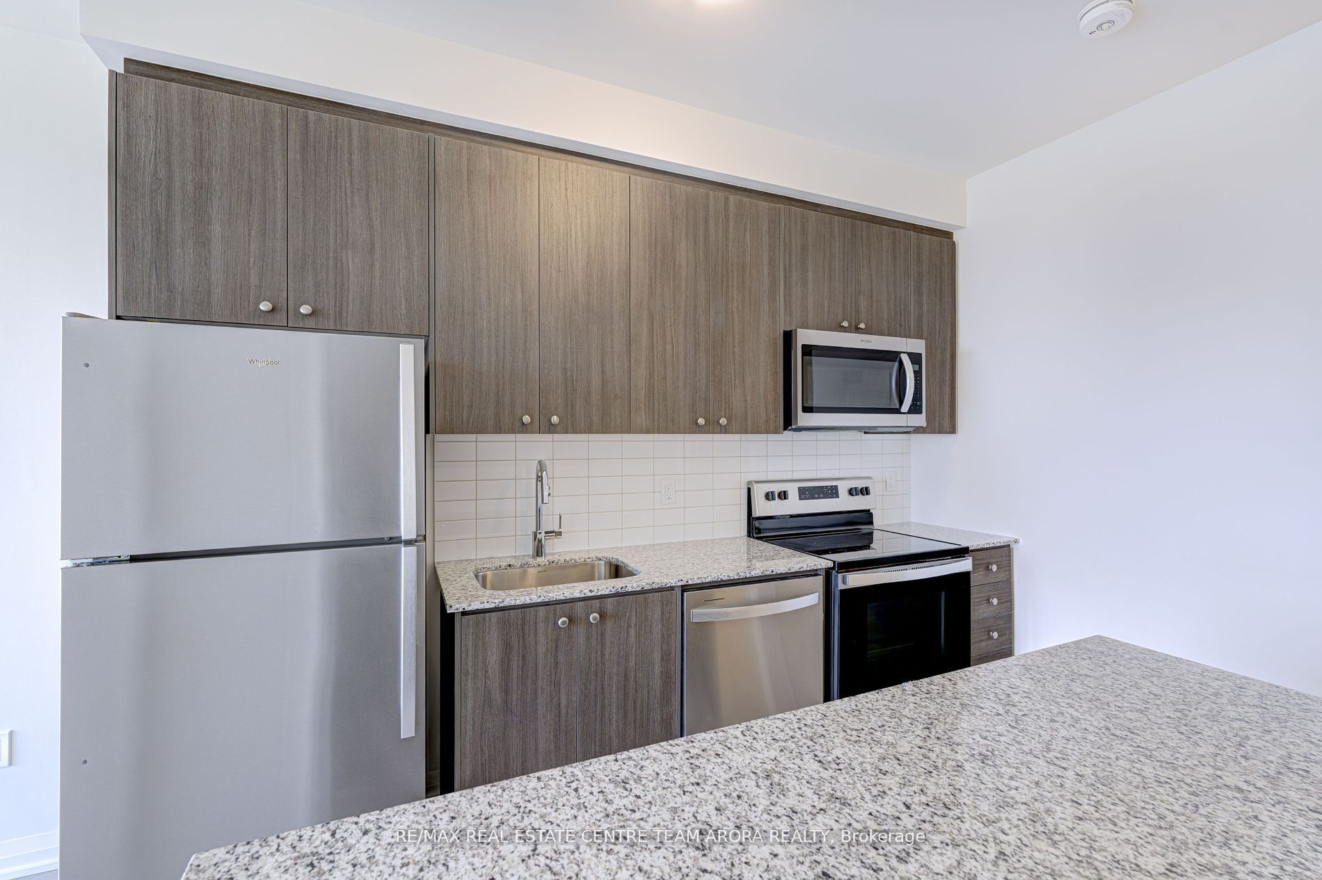 1415 Dundas St E Property Photo 8