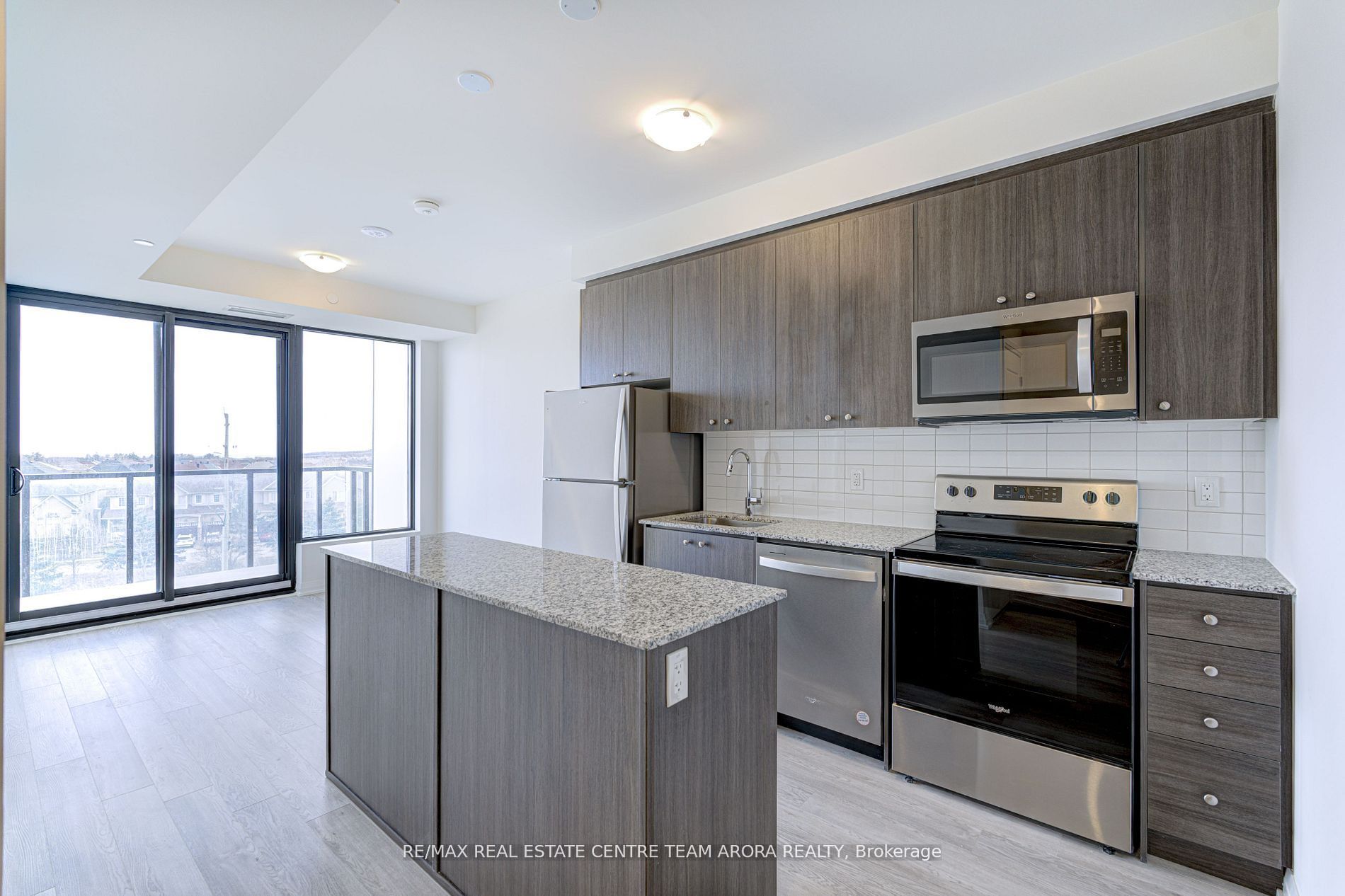 1415 Dundas St E Property Photo 10